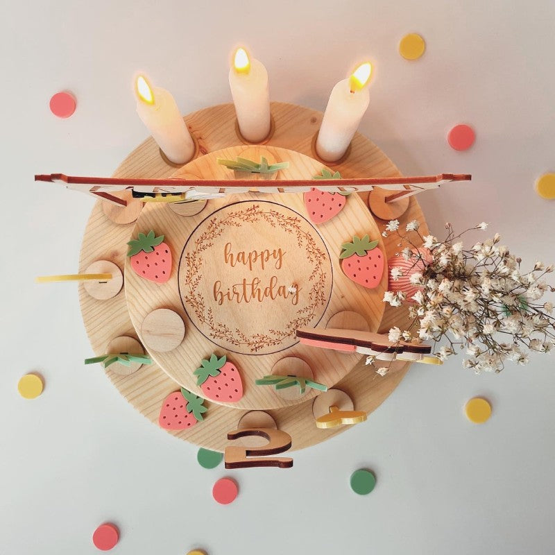 Geburtstagsorte aus Fichtenholz mit Wimpelkette und Motivsteckern