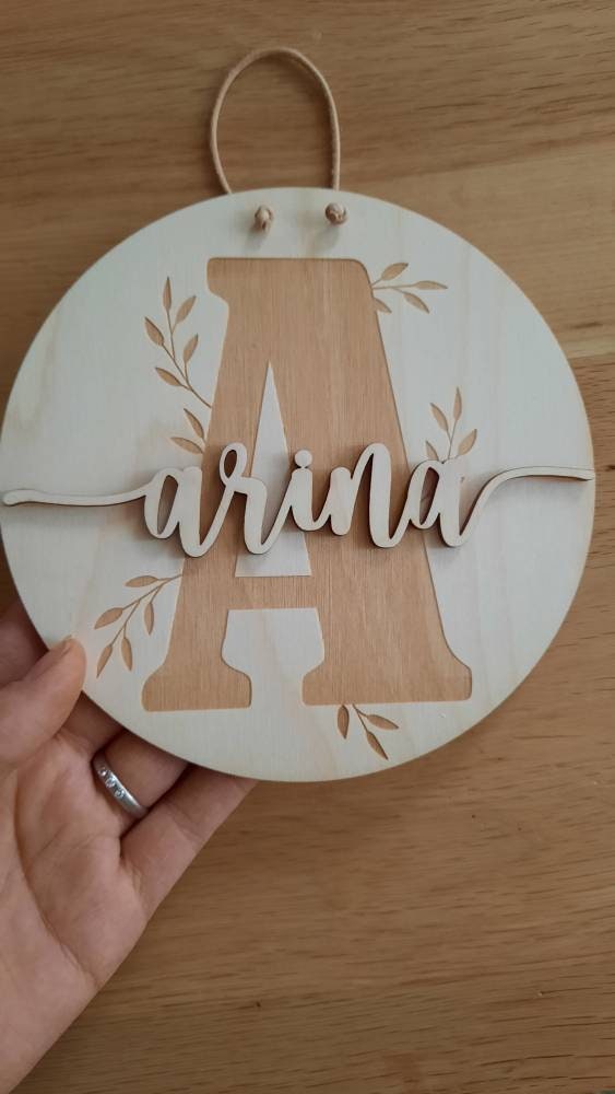 Personalisiertes Holzschild mit Relief, Kinderzimmerdekoration