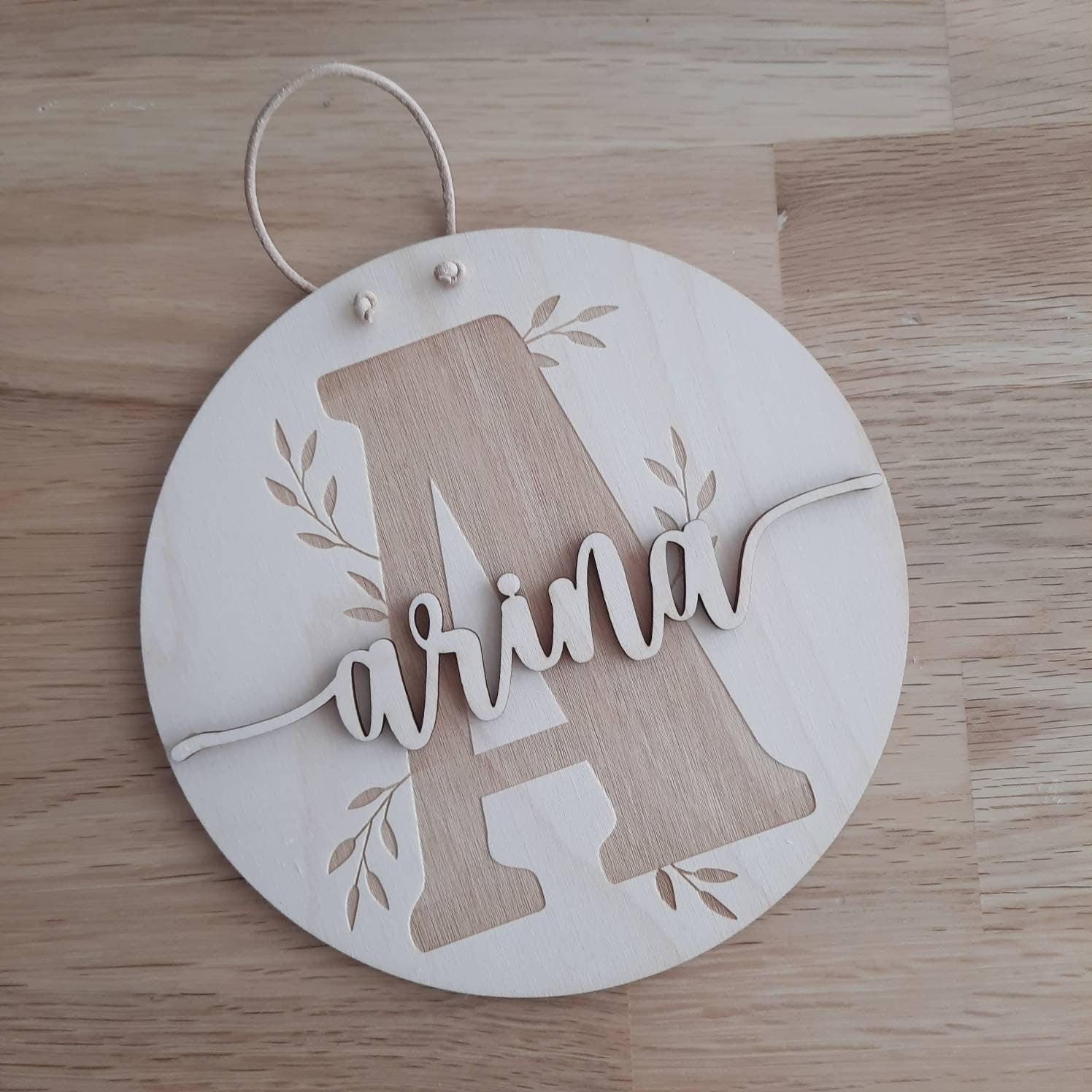 Personalisiertes Holzschild mit Relief, Kinderzimmerdekoration