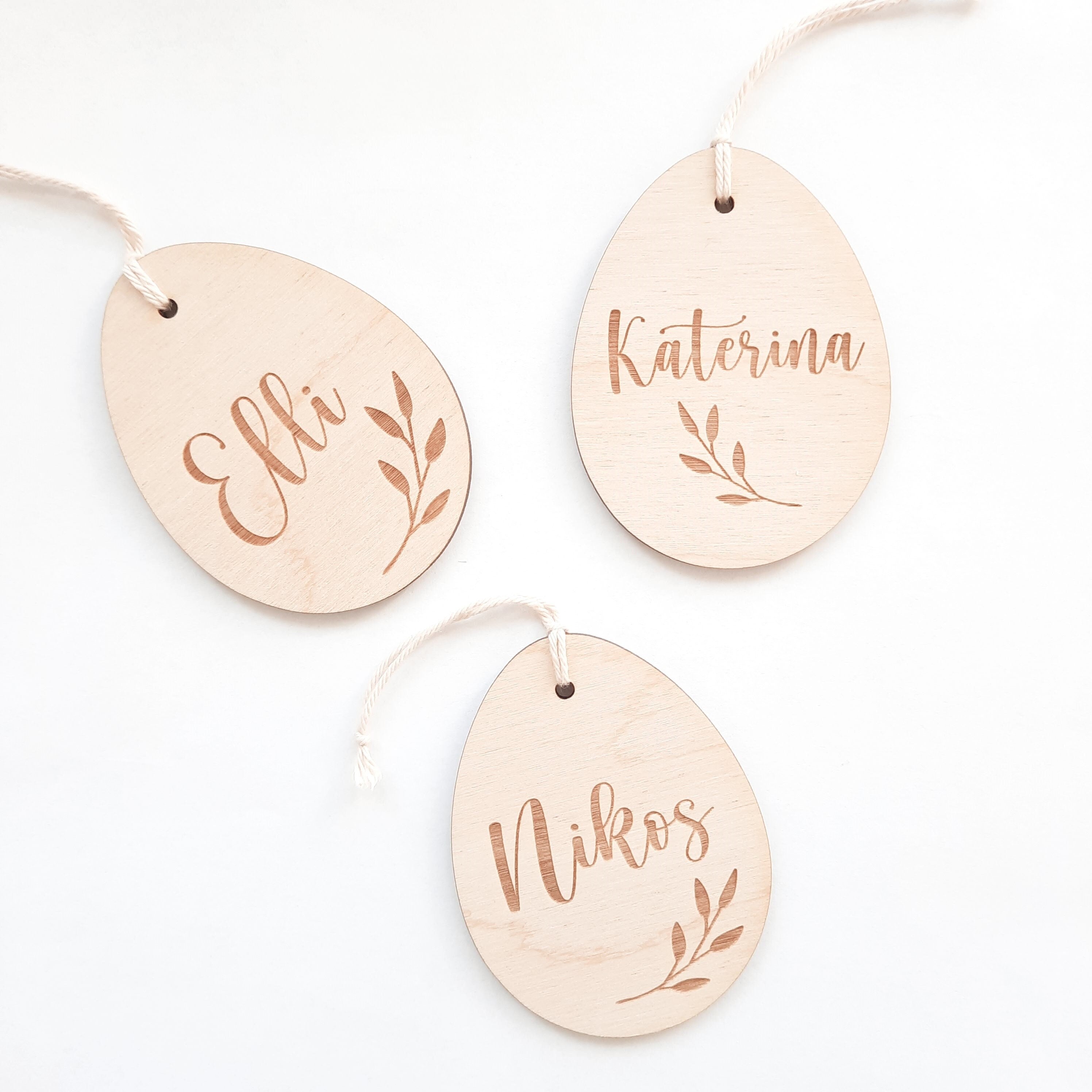 Personalisierte Anhänger für Ostern, Eieranhänger aus Holz, Osteranhänger