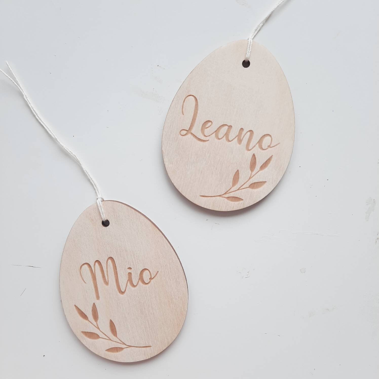 Personalisierte Anhänger für Ostern, Eieranhänger aus Holz, Osteranhänger