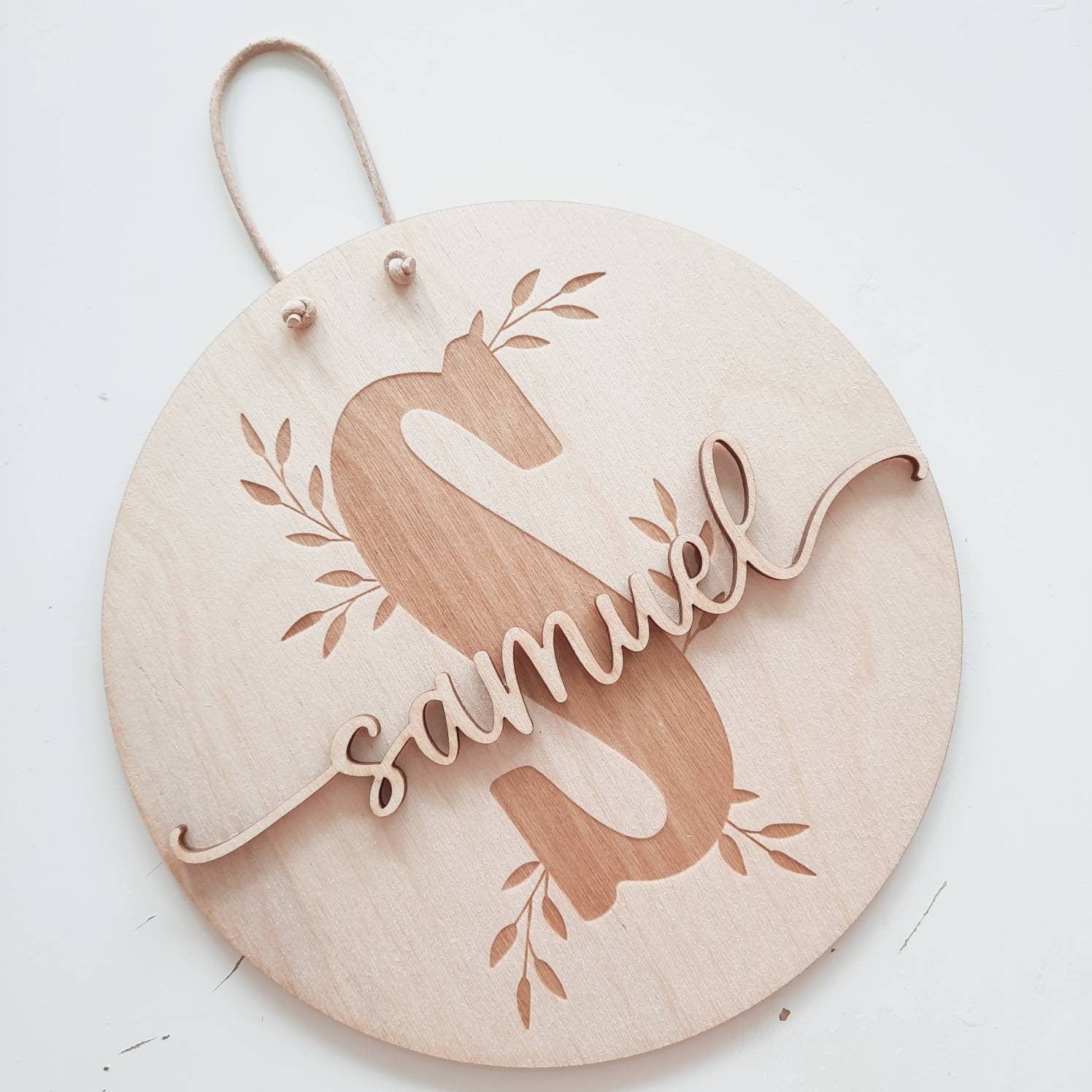 Personalisiertes Holzschild mit Relief, Kinderzimmerdekoration