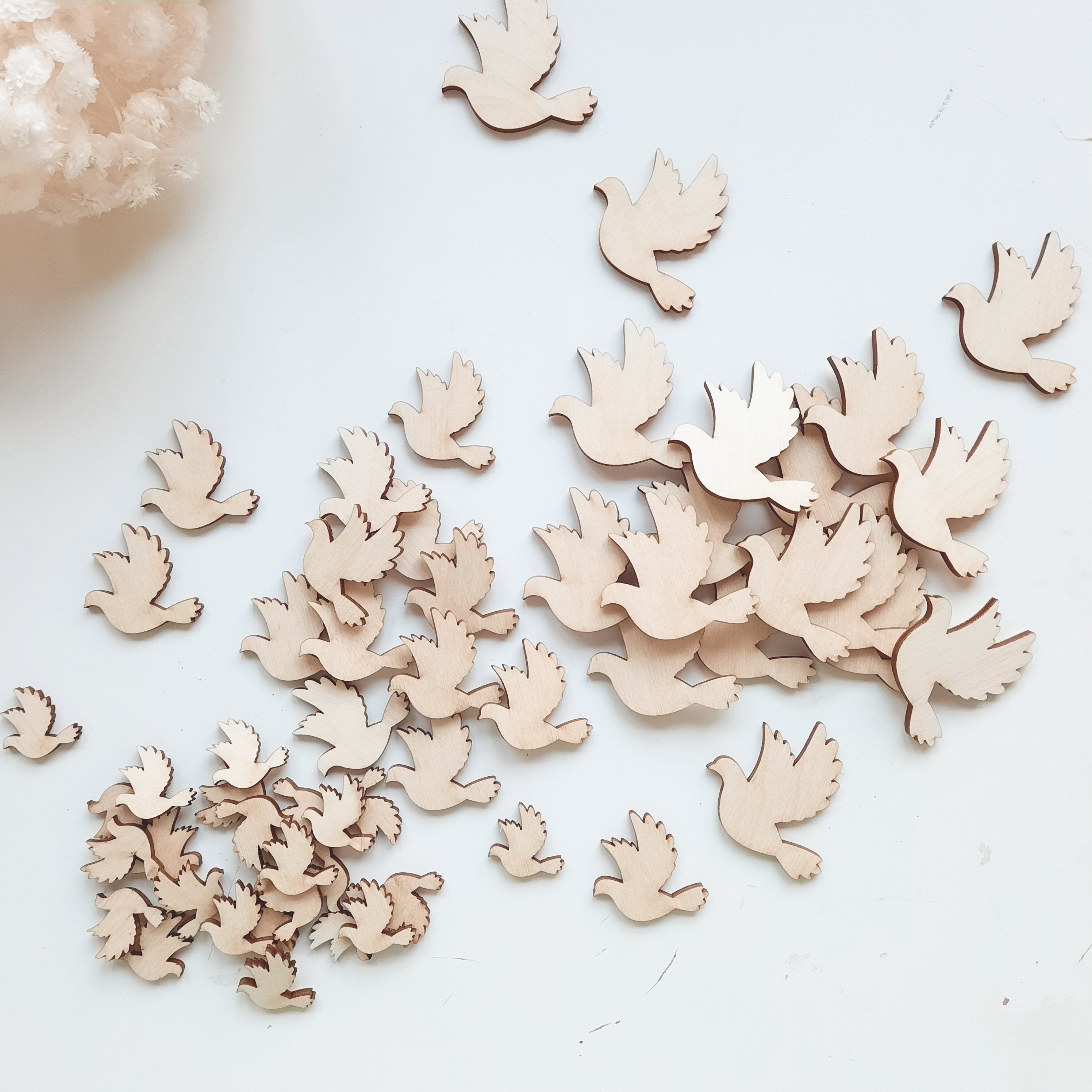 Streudeko Tauben, Tauben aus Holz, Tischdekoration, Tischdeko Taufe, Geschenkdekoration