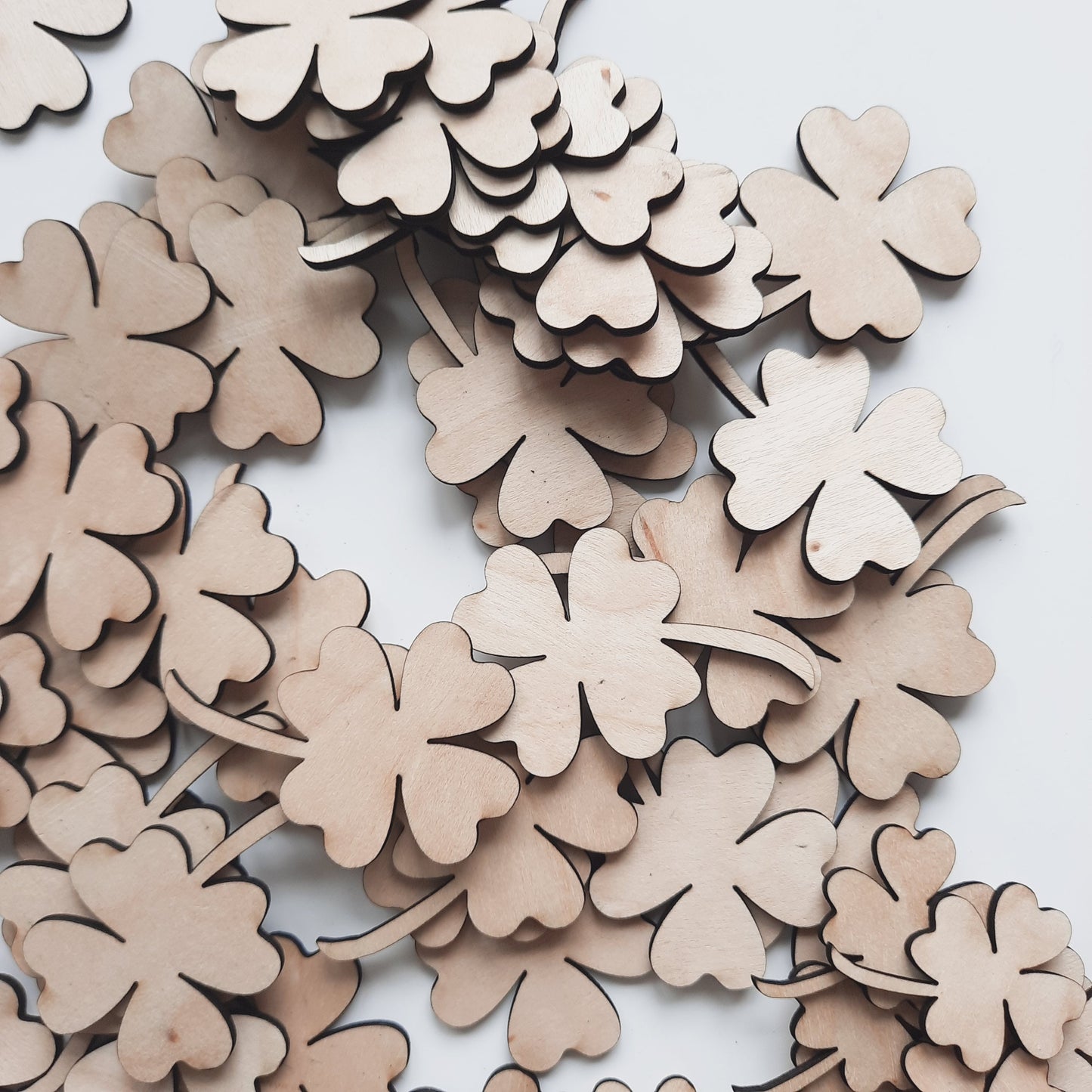 Streudeko Kleeblätter, Kleeblätter aus Holz, Tischdekoration, Tischdeko Kleeblatt, Geschenkdekoration