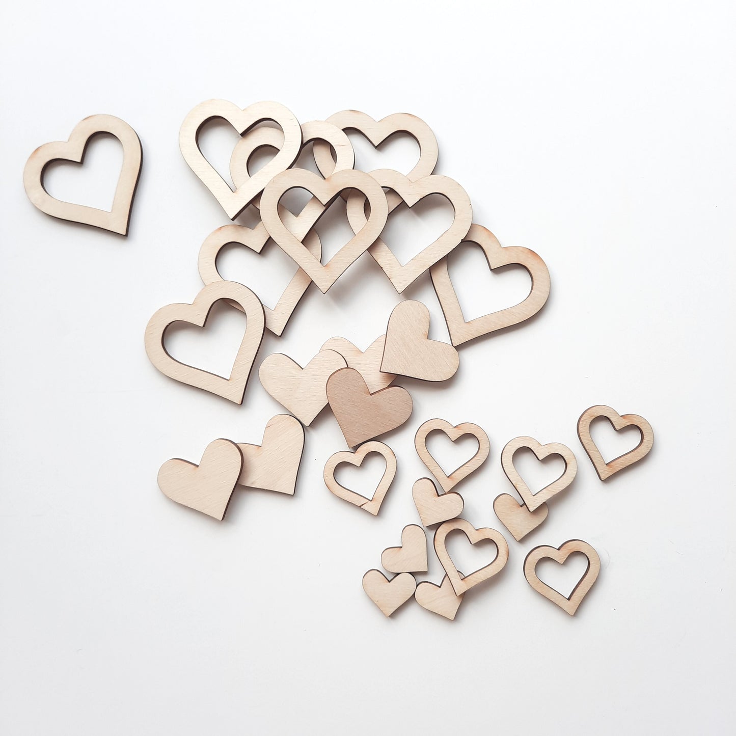 Streudeko Herzen, Herzenaus Holz, Tischdekoration, Tischdeko Hochzeit, Geschenkdekoration
