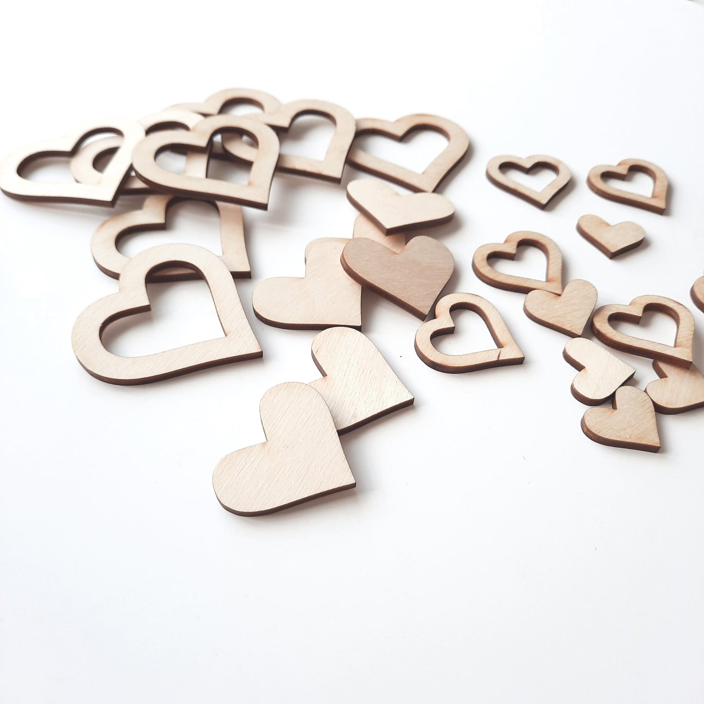 Streudeko Herzen, Herzenaus Holz, Tischdekoration, Tischdeko Hochzeit, Geschenkdekoration