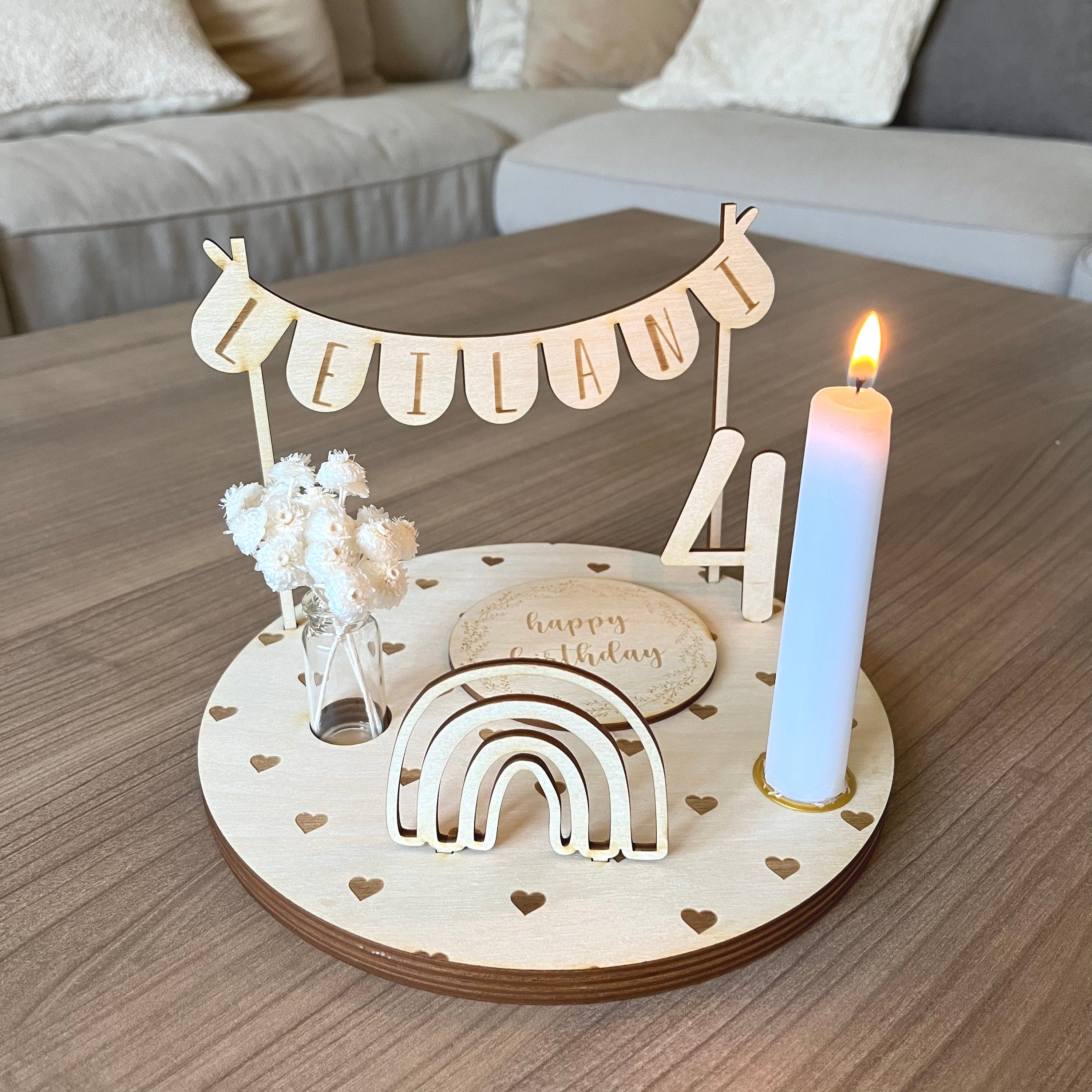 Personalisierter Geburtstagsteller mit Vase und Kerze und Herzen, Kerzenplatte, Geburtstagsbrettchen, Geburtstagskranz, Tischdeko