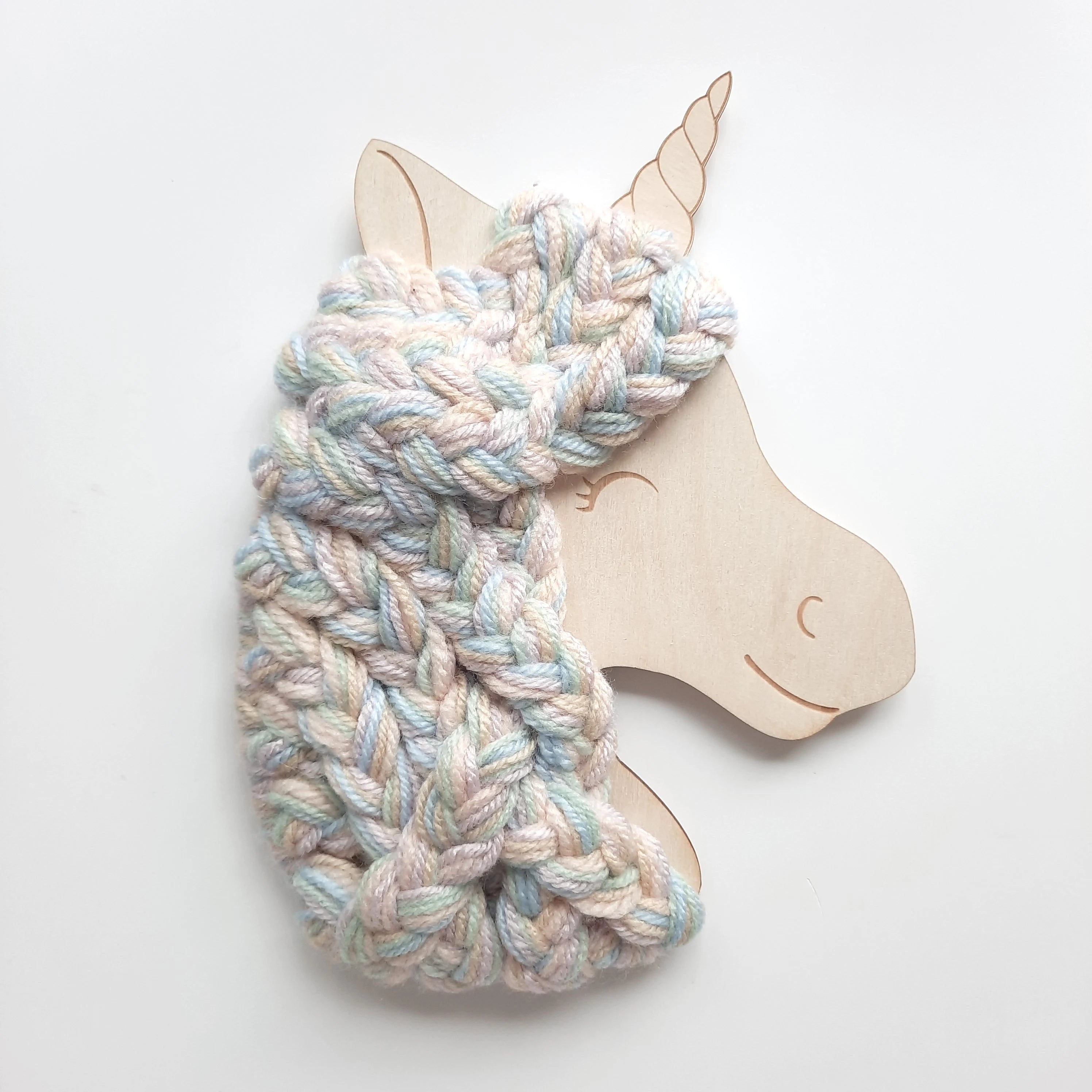 Einhorn zum Flechten, Pferd zum Flechten, Bastelidee Kindergeburtstag, Bastelidee für zu Hause, Basteln für Kinder