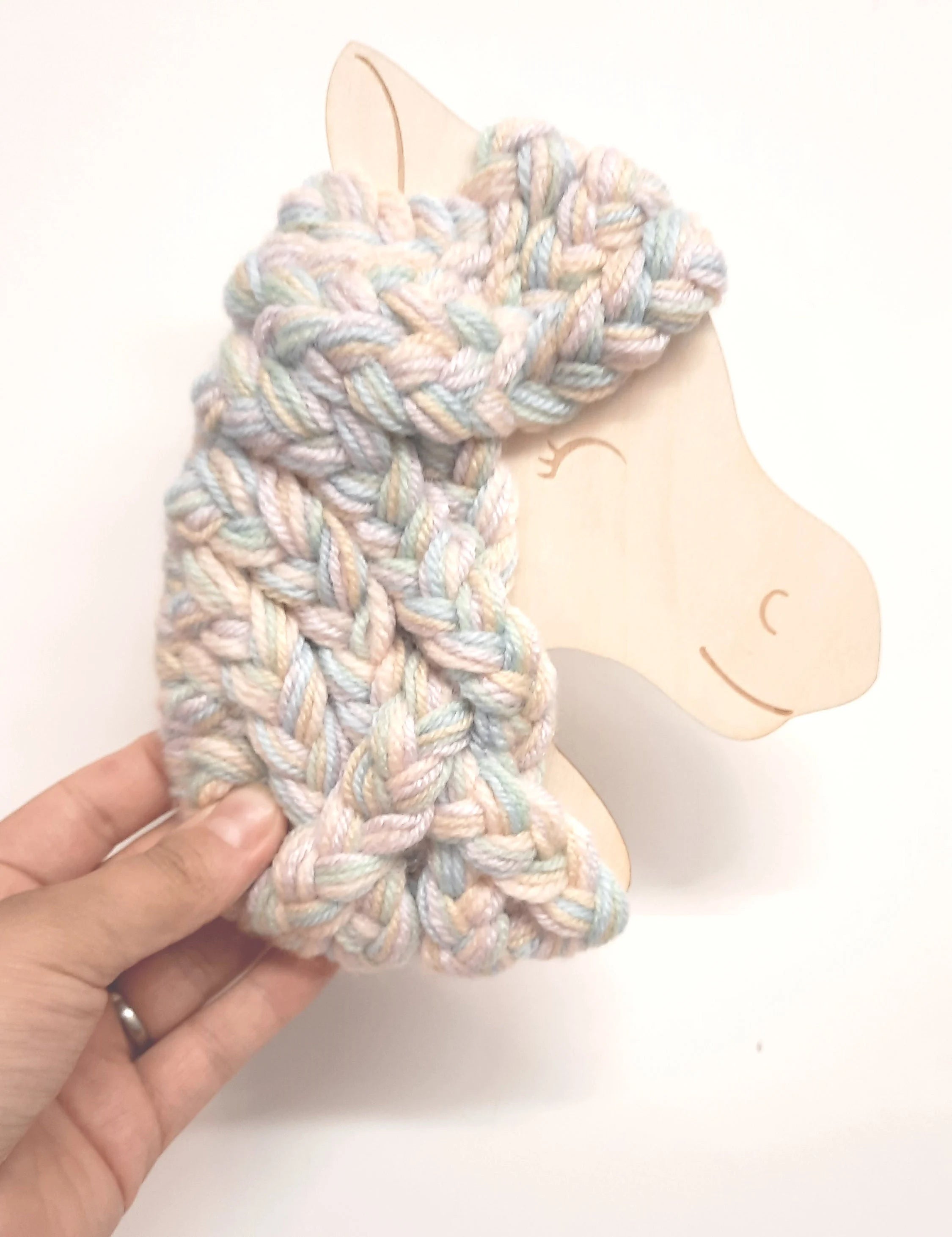 Einhorn zum Flechten, Pferd zum Flechten, Bastelidee Kindergeburtstag, Bastelidee für zu Hause, Basteln für Kinder