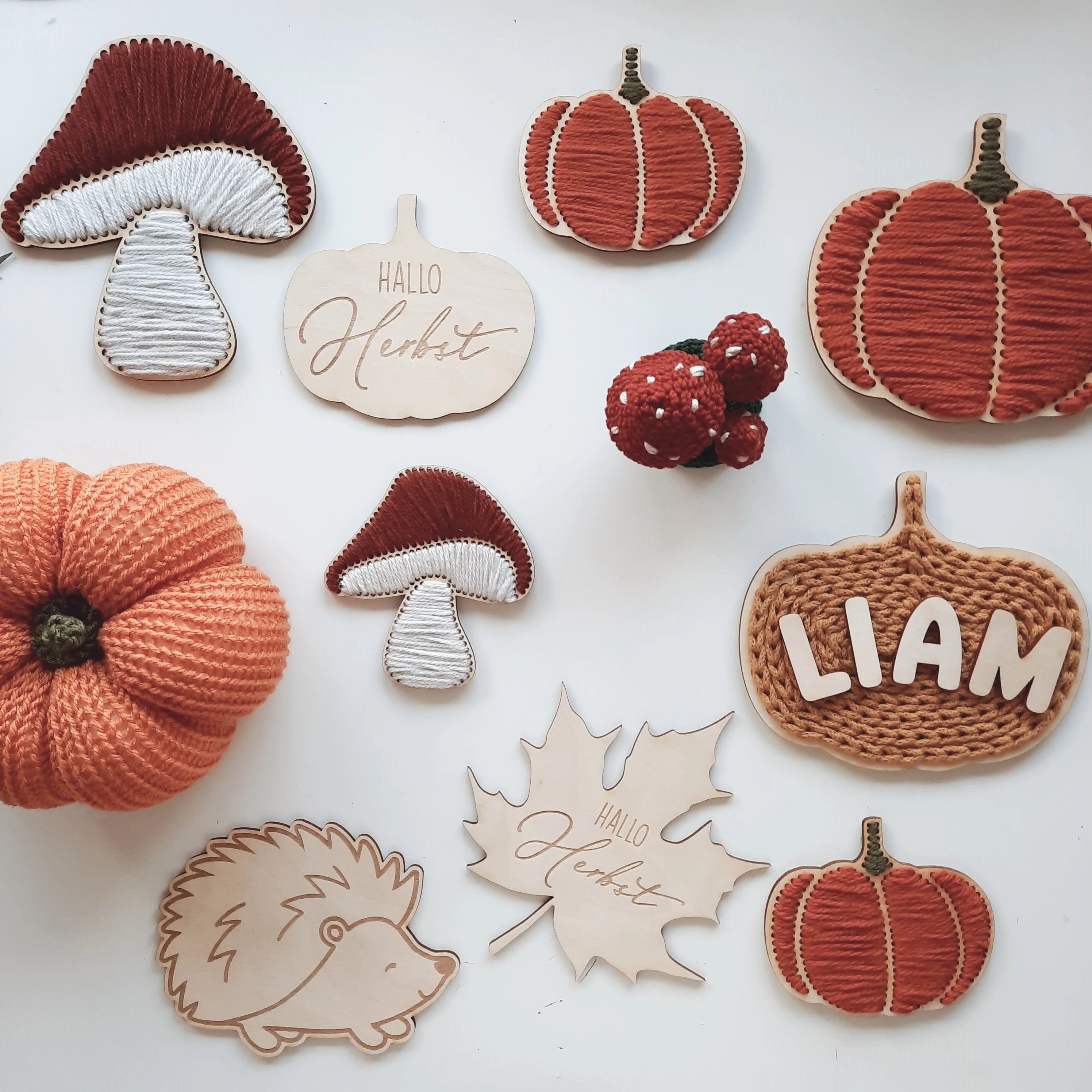 Igel Dekoration aus Holz, Igel fürs Kinderzimmer, süßer Igel Deko, Herbstdekoration Kinderzimmer