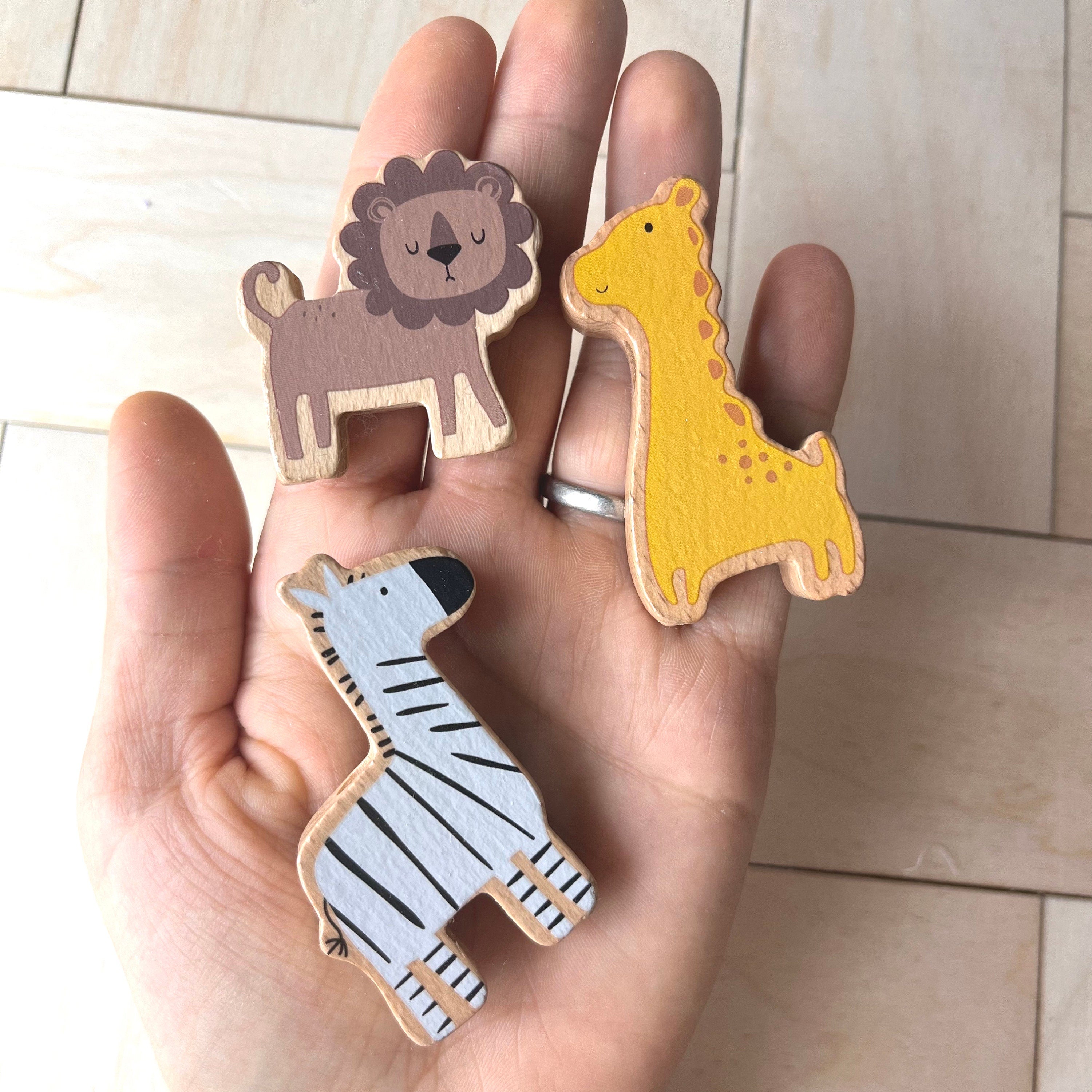 Fädelspiel Zootiere, Montessori Spiel zum Auffädeln, Tierperlen zum Auffädeln, Tiere auf Schnur fädeln