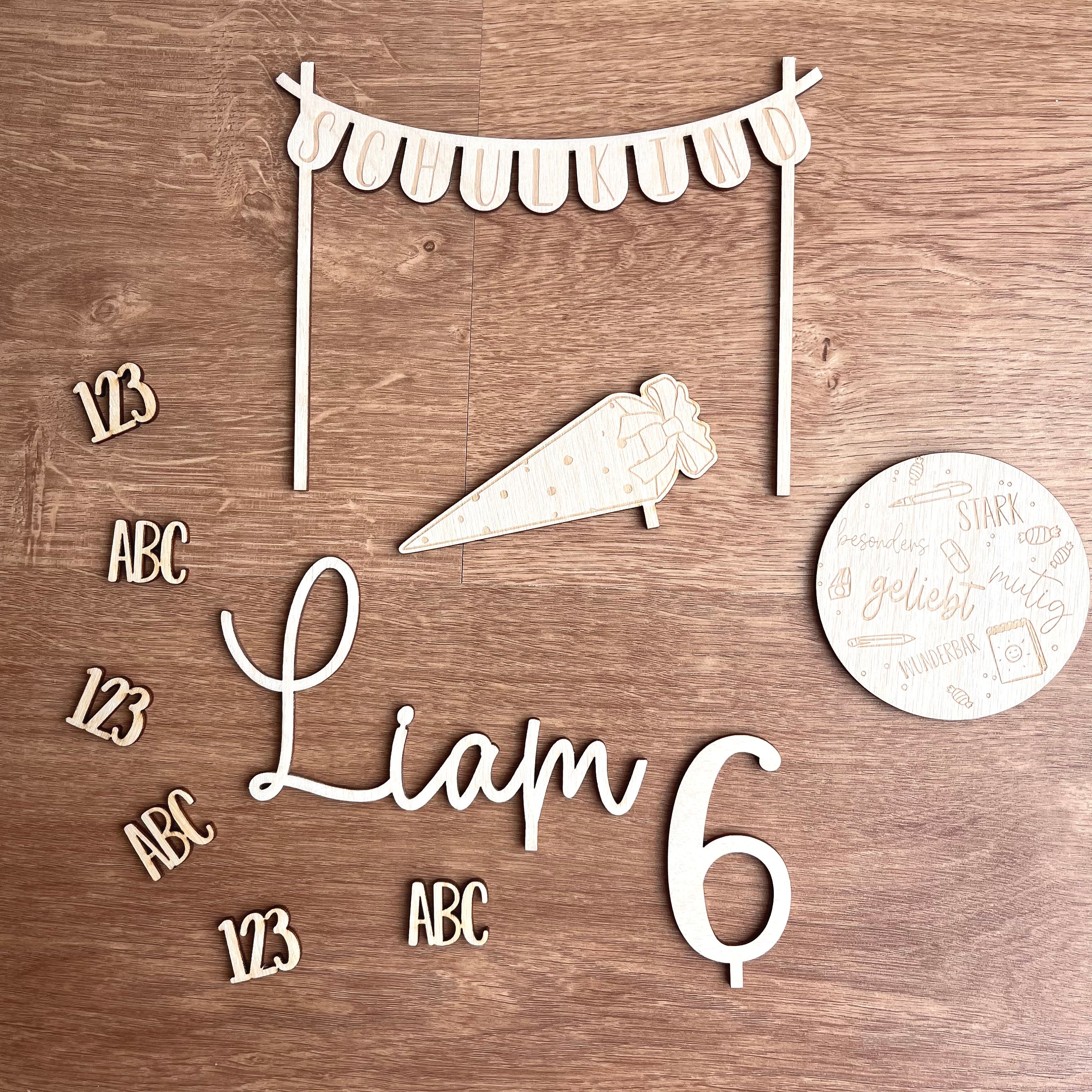 Schulkind Teller, Schulstart Zubehör für Personalisierter Geburtstagsteller mit Vase und Kerze, Kerzenplatte, Geburtstagsbrett, Einschulung