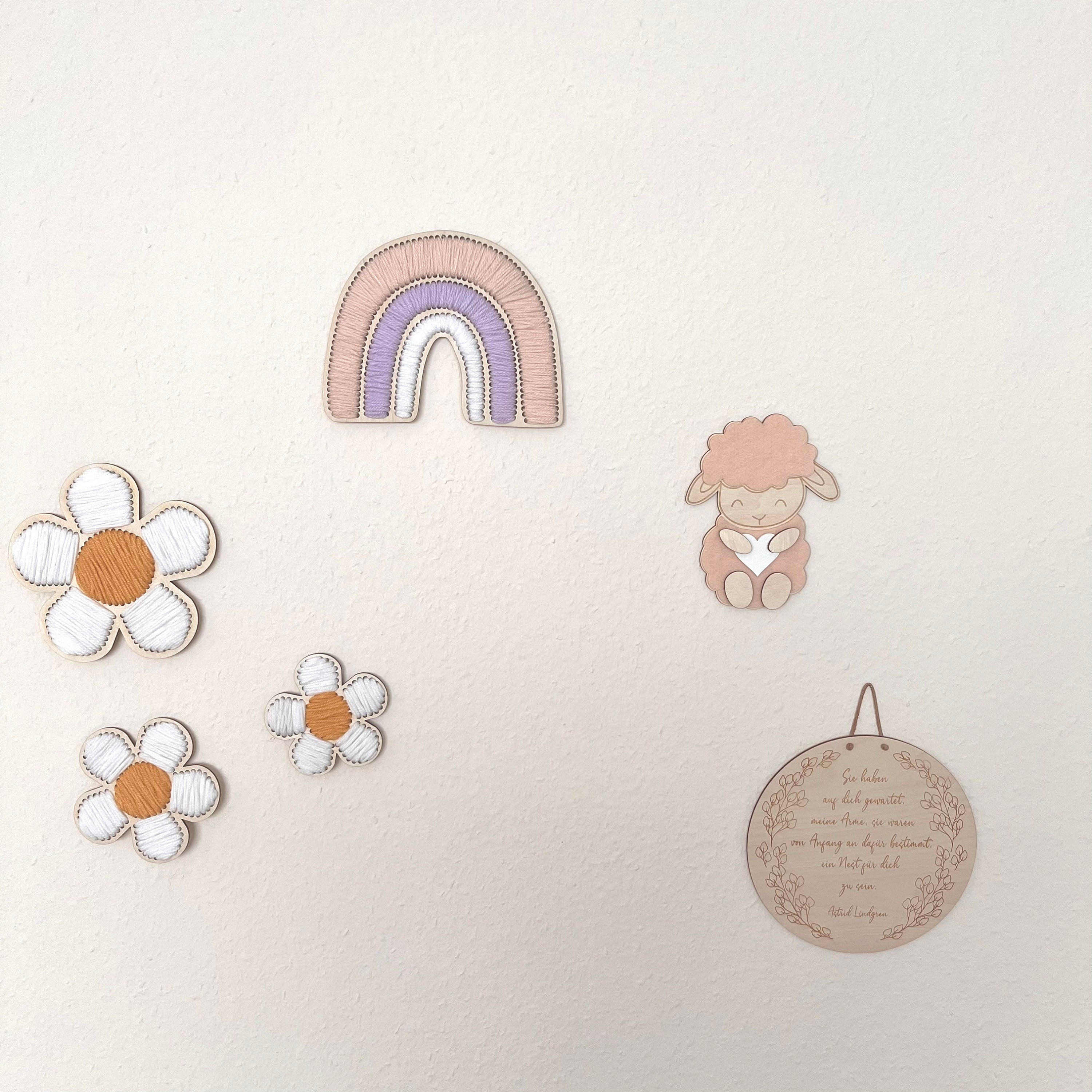 Stickblumen aus Wolle und Holz, Bastelidee Frühling, Bastelidee Kinder