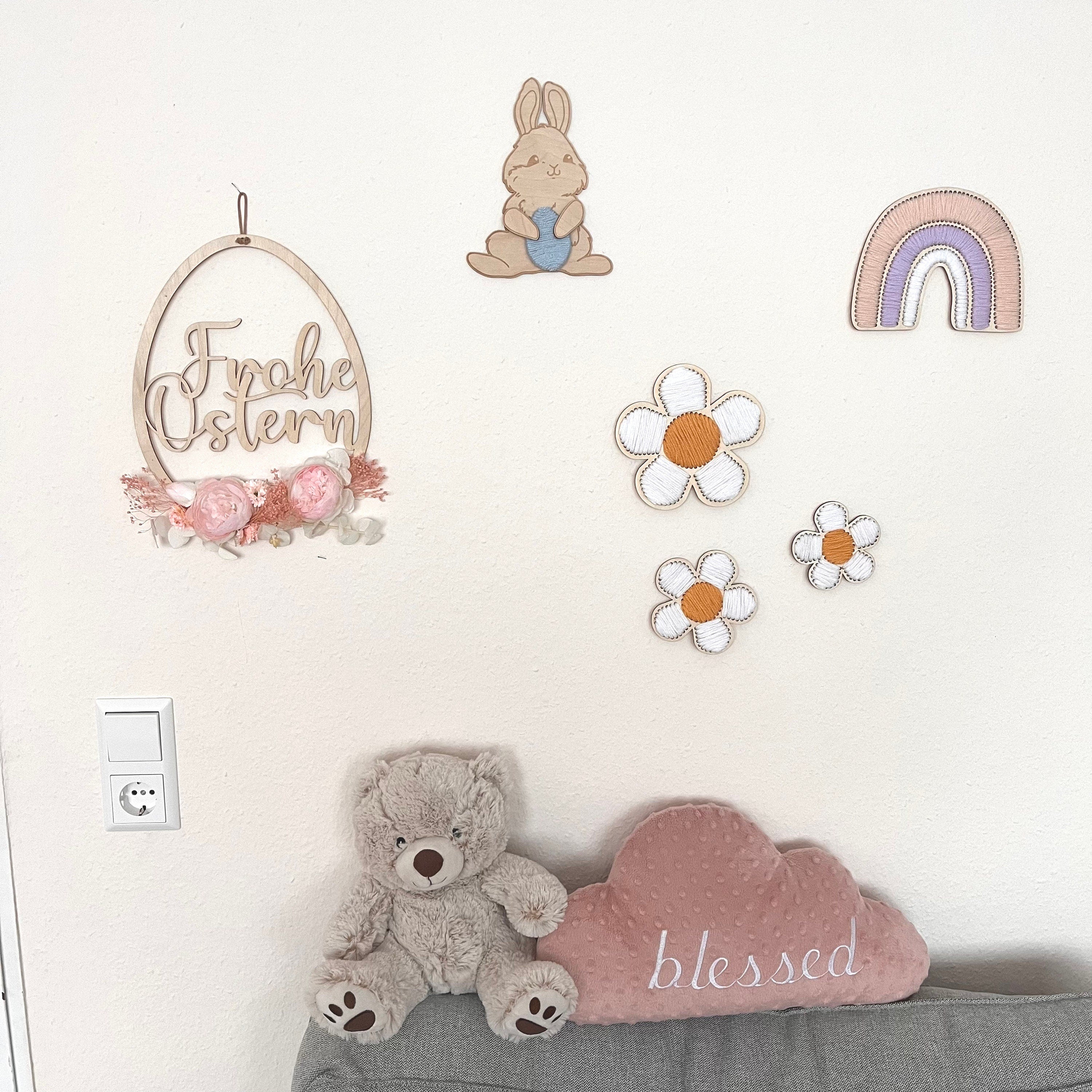 Stickblumen aus Wolle und Holz, Bastelidee Frühling, Bastelidee Kinder
