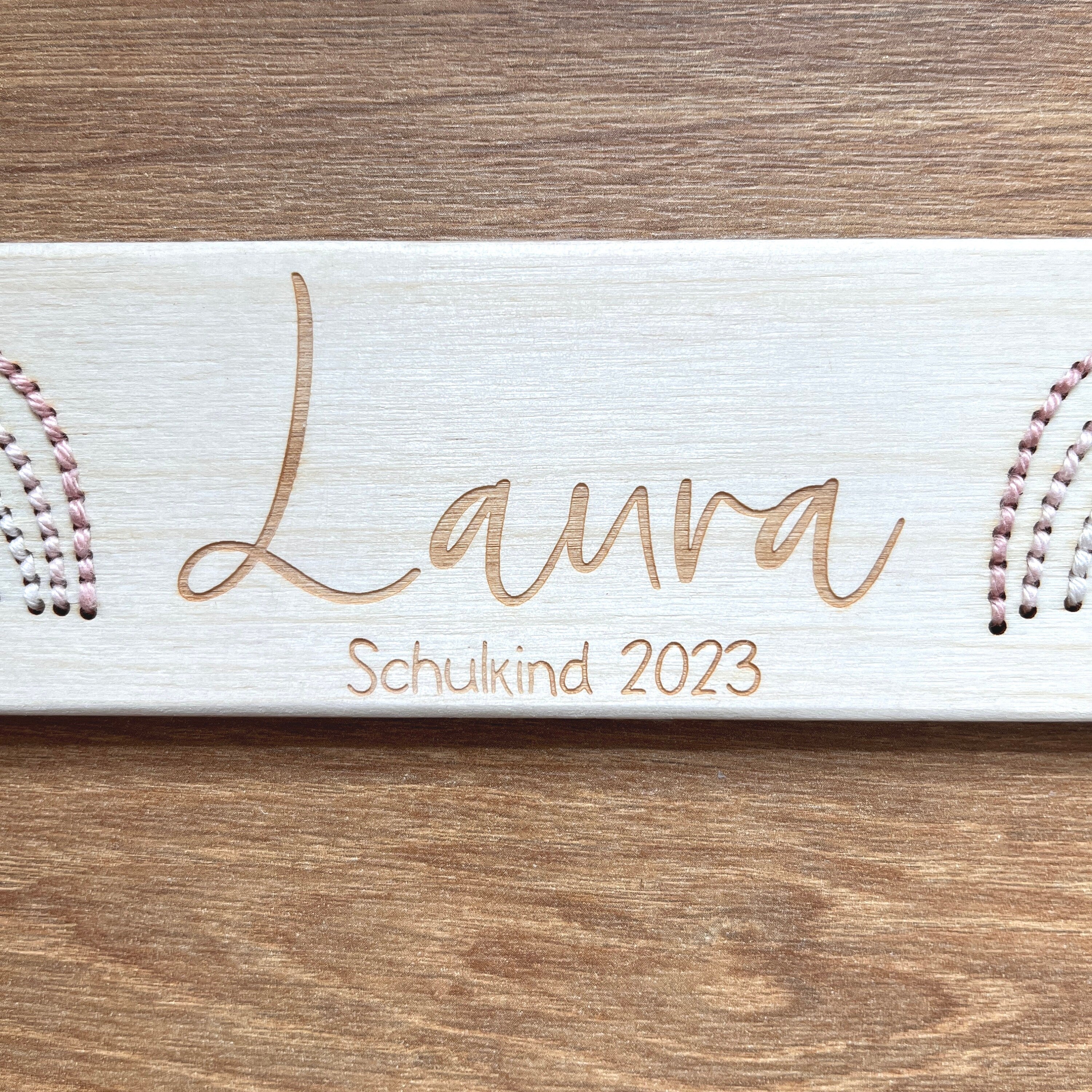 Personalisiertes Lesezeichen Einschulung, Lesezeichen mit Regenbogen