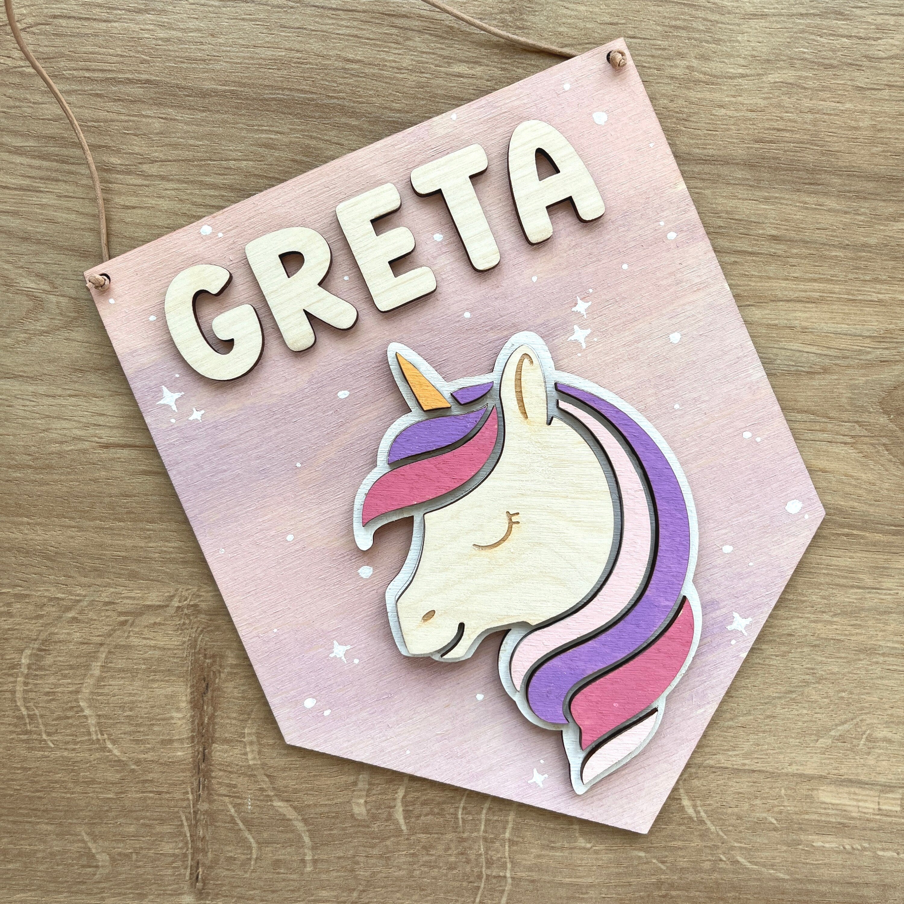 Einhorn Wimpel personalisiert, Bastelidee Kindergeburtstag, Holzwimpel mit Einhorn
