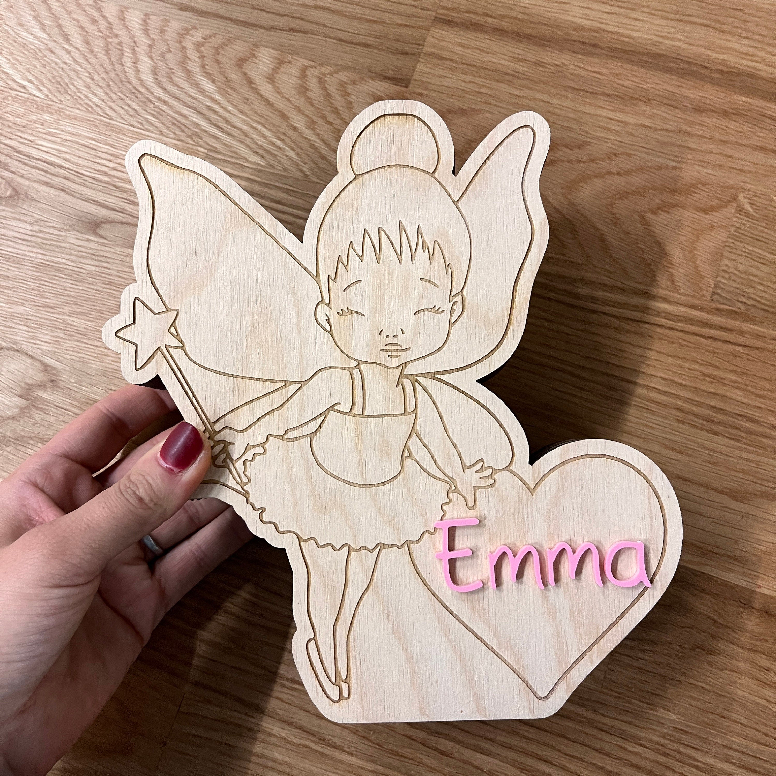 Fee Spardose Kind personalisiert, Spardose Fee mit Herz Holz