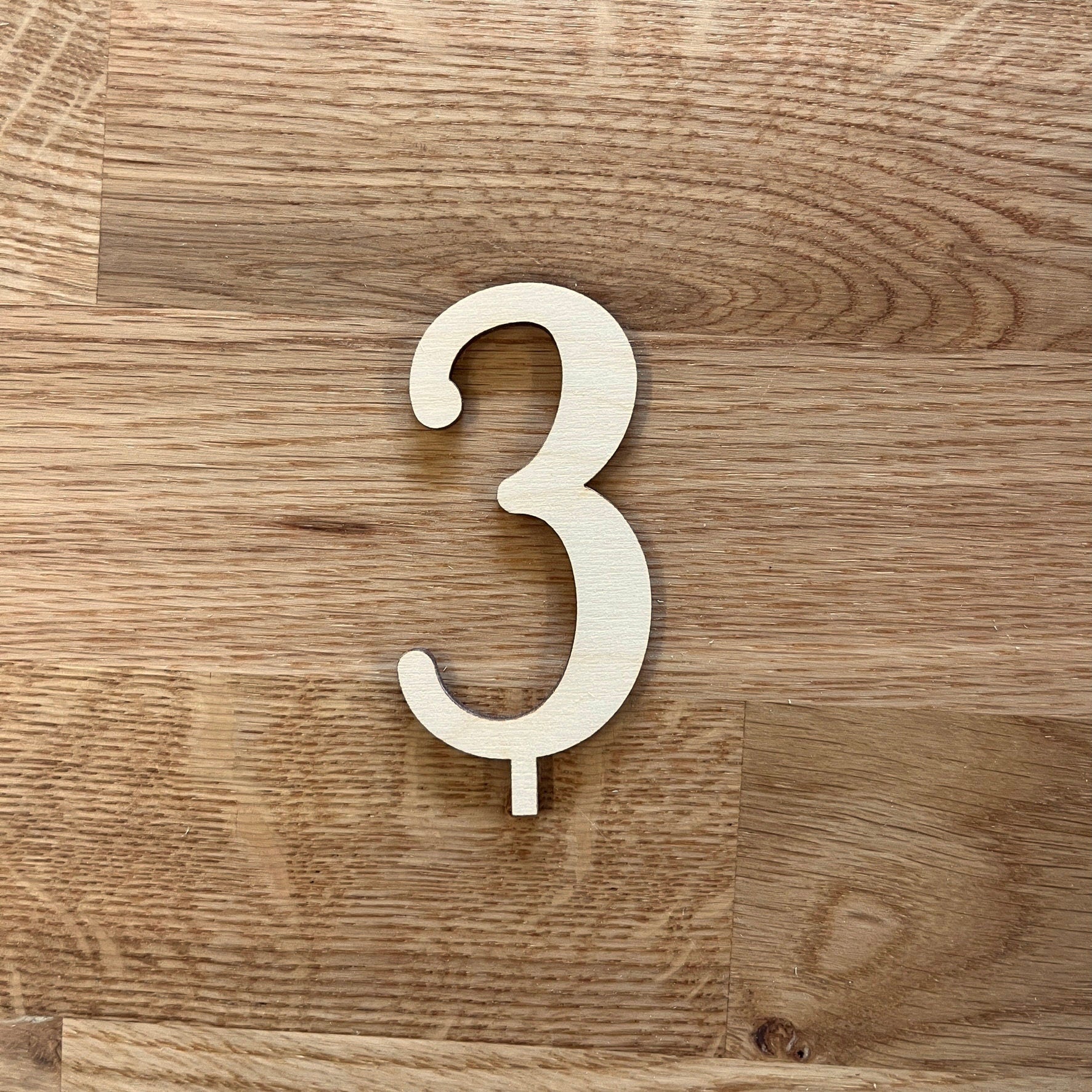 Zahl aus Holz für Personalisierten Geburtstagsteller mit Vase und Kerze, Kerzenplatte, Geburtstagskranz