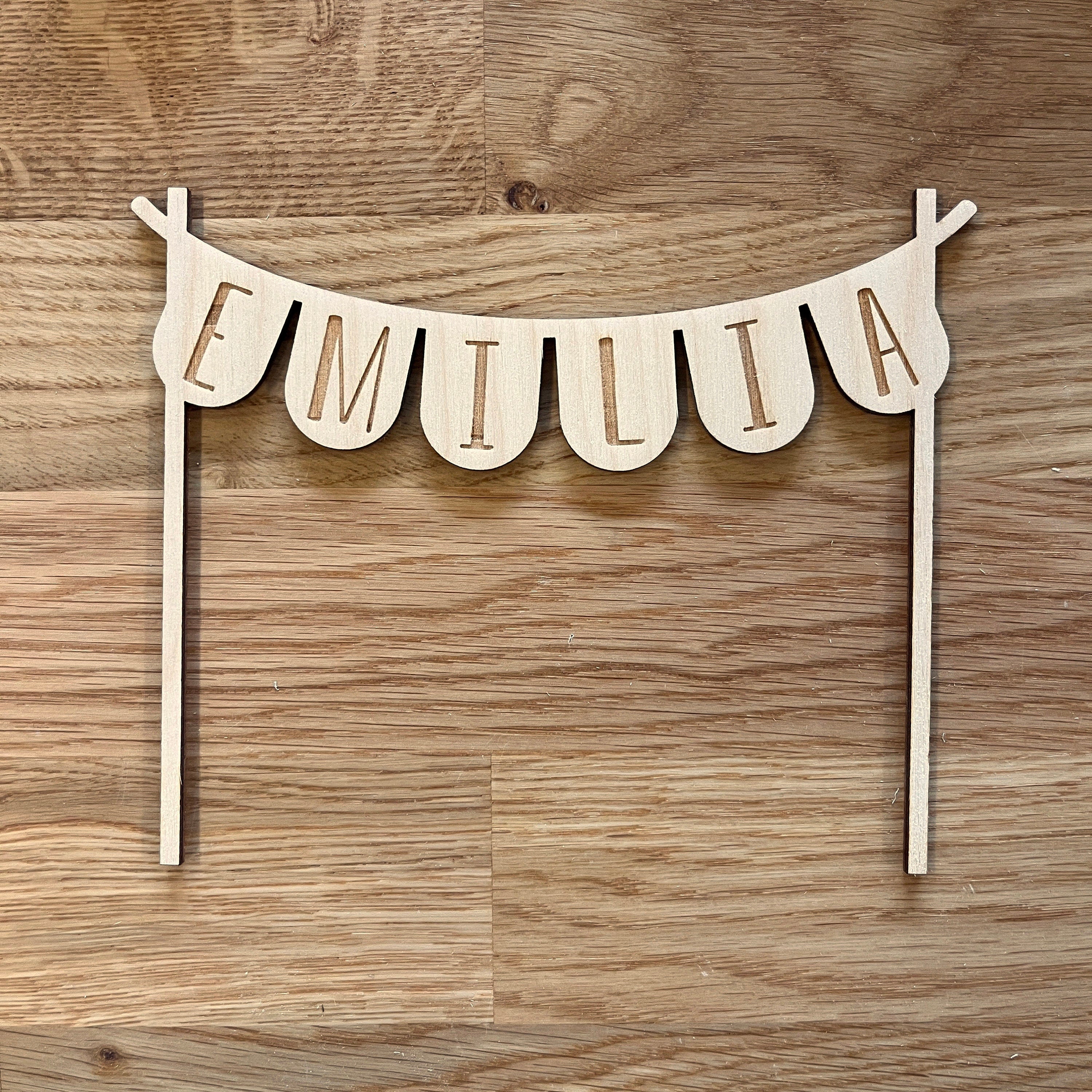 Wimpelkette personalisiert aus Holz für Personalisierten Geburtstagsteller mit Vase und Kerze, Kerzenplatte, Geburtstagskranz