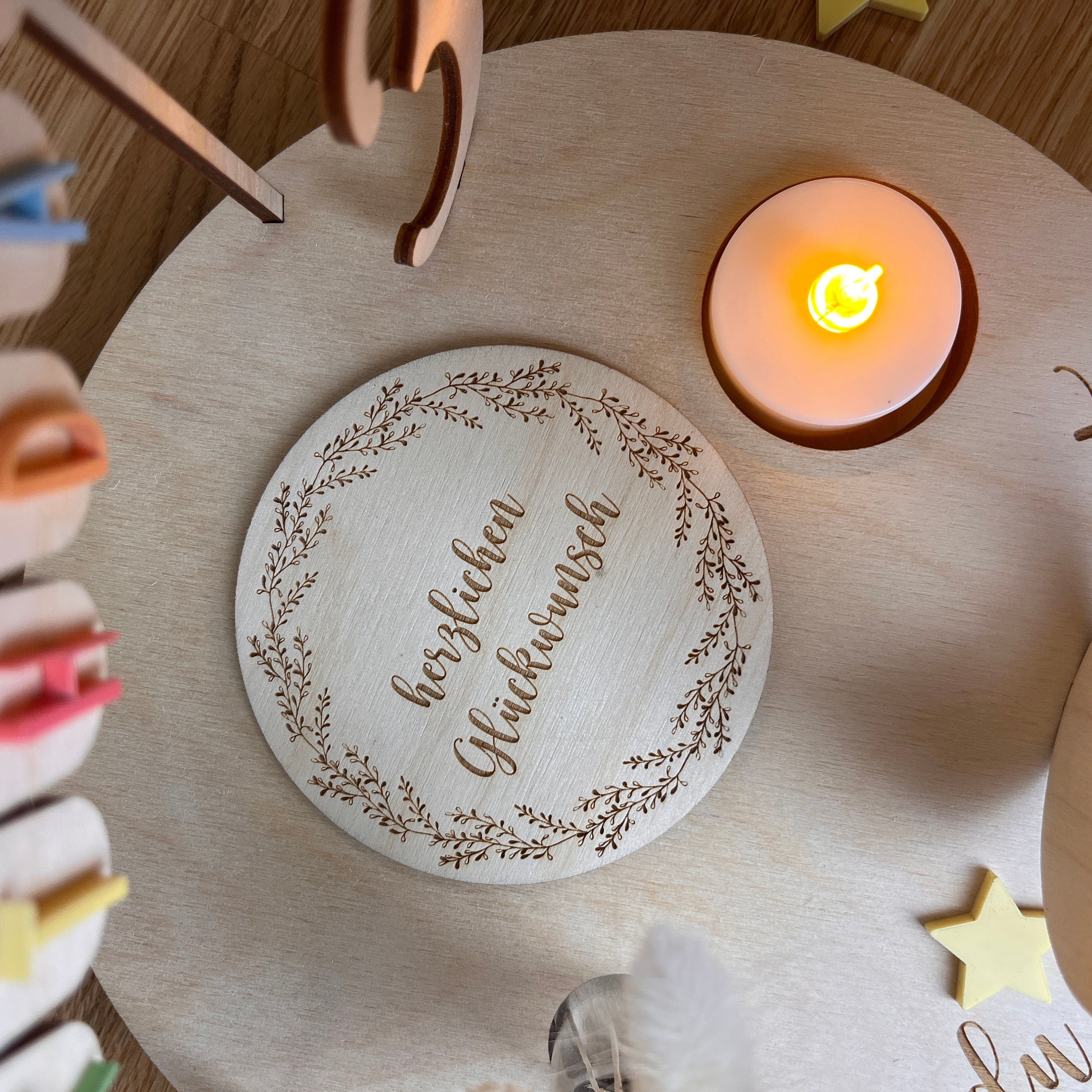 Personalisierter Geburtstagsteller mit Vase und Teelicht, Kerzenplatte, Geburtstagsbrettchen, Geburtstagstafel,