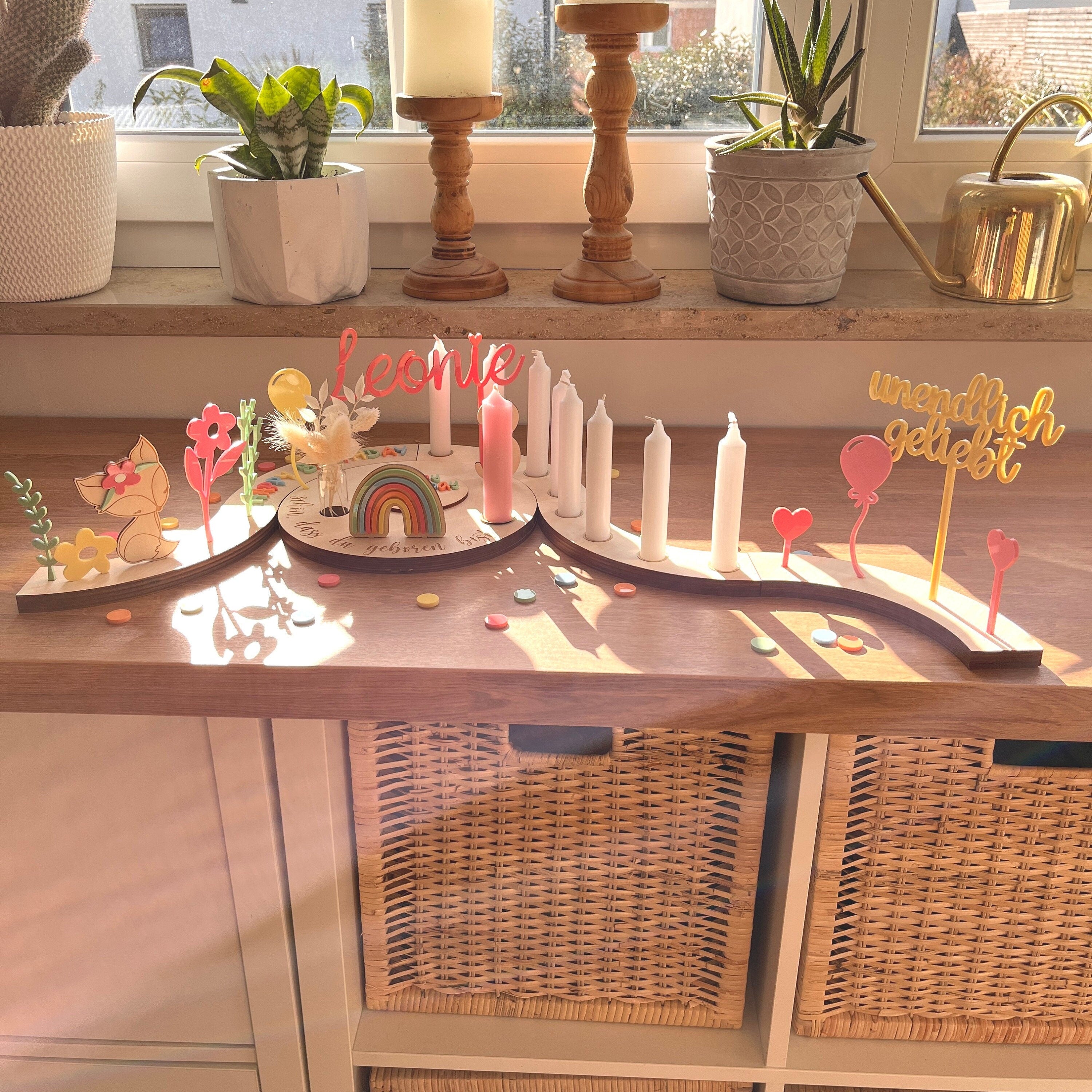 Personalisierter Geburtstagsteller mit Vase und Kerze, Kerzenplatte, Geburtstagsbrettchen, Geburtstagstafel, Geburtstagskranz, Tischdeko