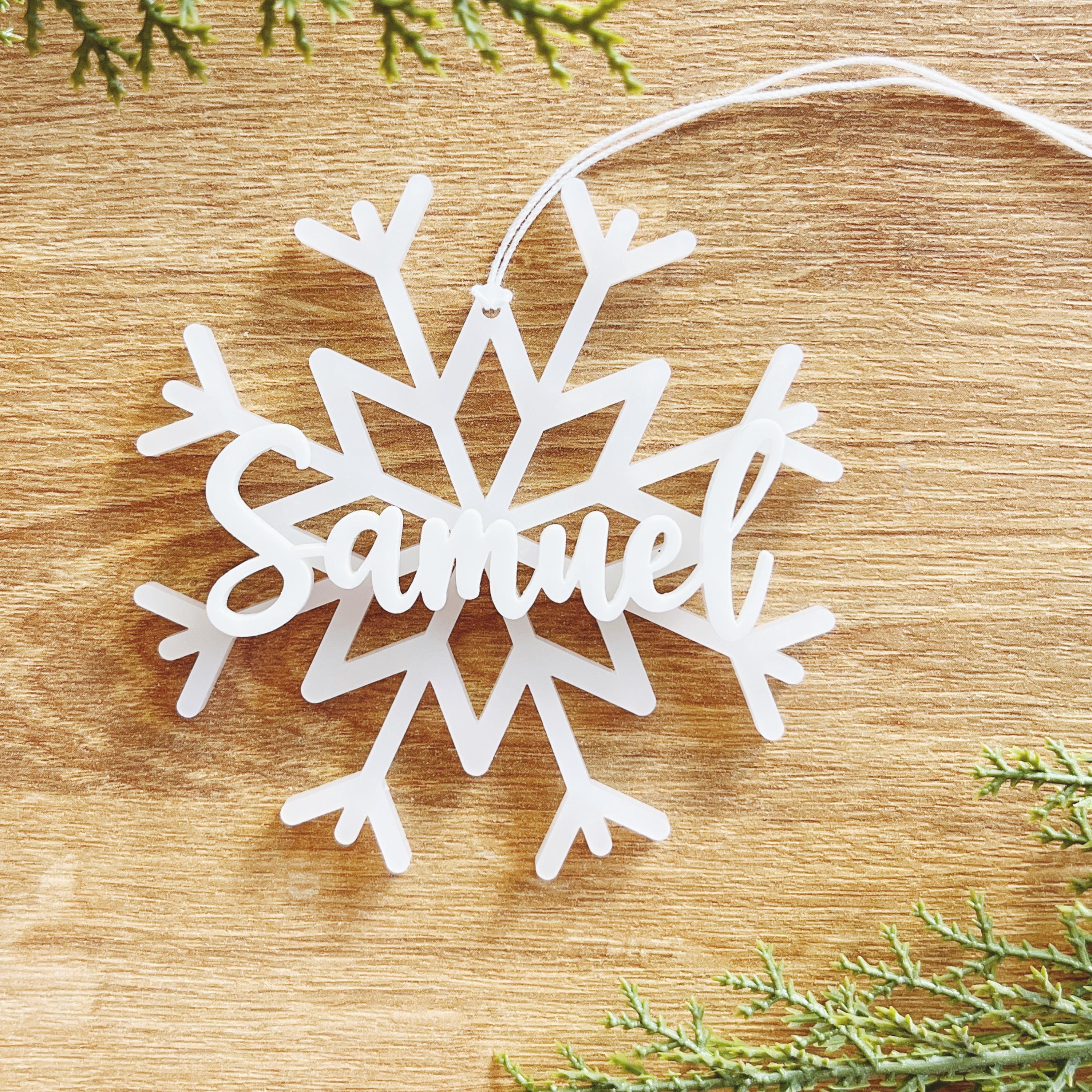 Christbaumschmuck Schneeflocken aus Acryl mit Namen - Weihnachtsgeschenkanhänger-Personalisiertes Geschenk-Weihnachtsbaumdeko-Weihnachtsdeko