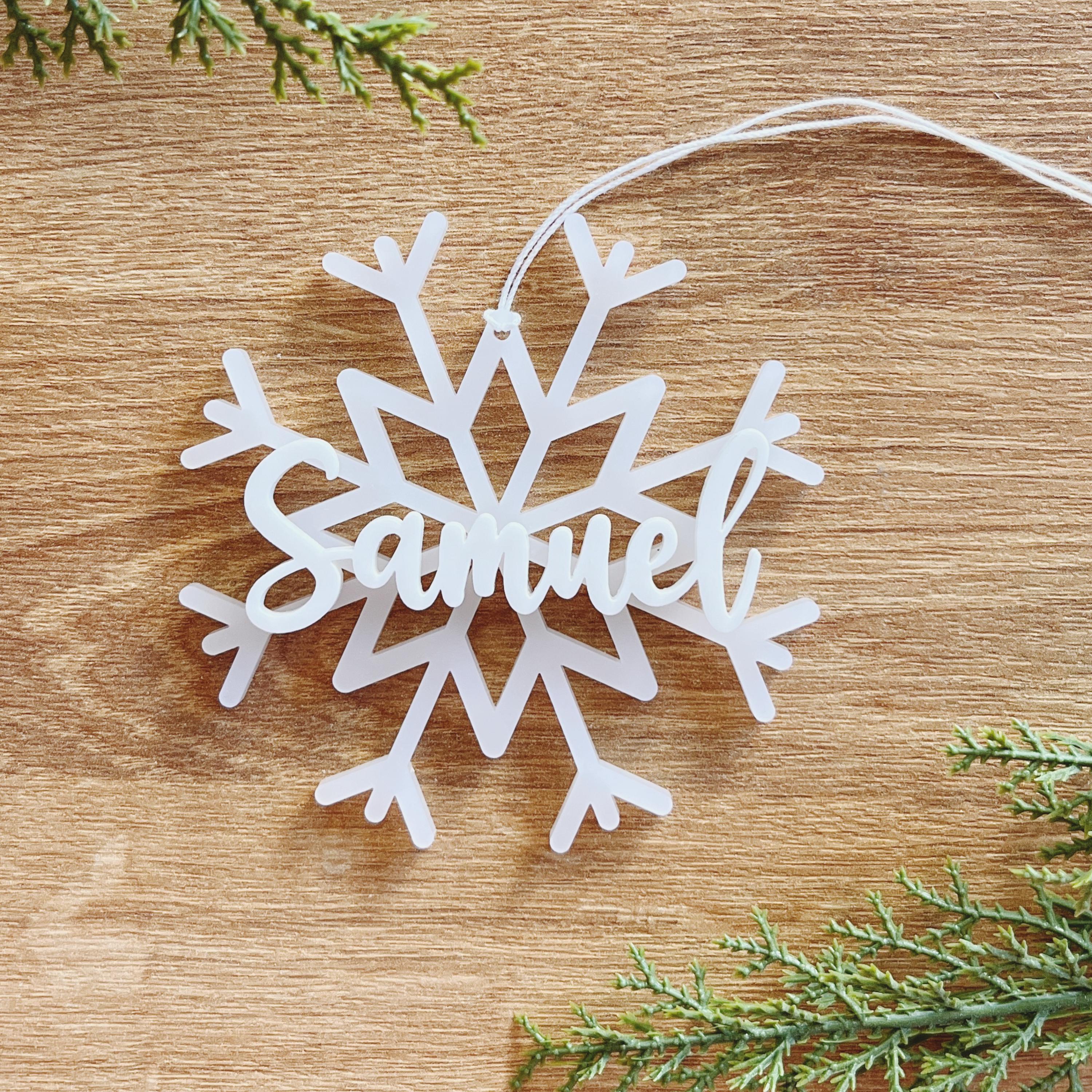 Christbaumschmuck Schneeflocken aus Acryl mit Namen - Weihnachtsgeschenkanhänger-Personalisiertes Geschenk-Weihnachtsbaumdeko-Weihnachtsdeko