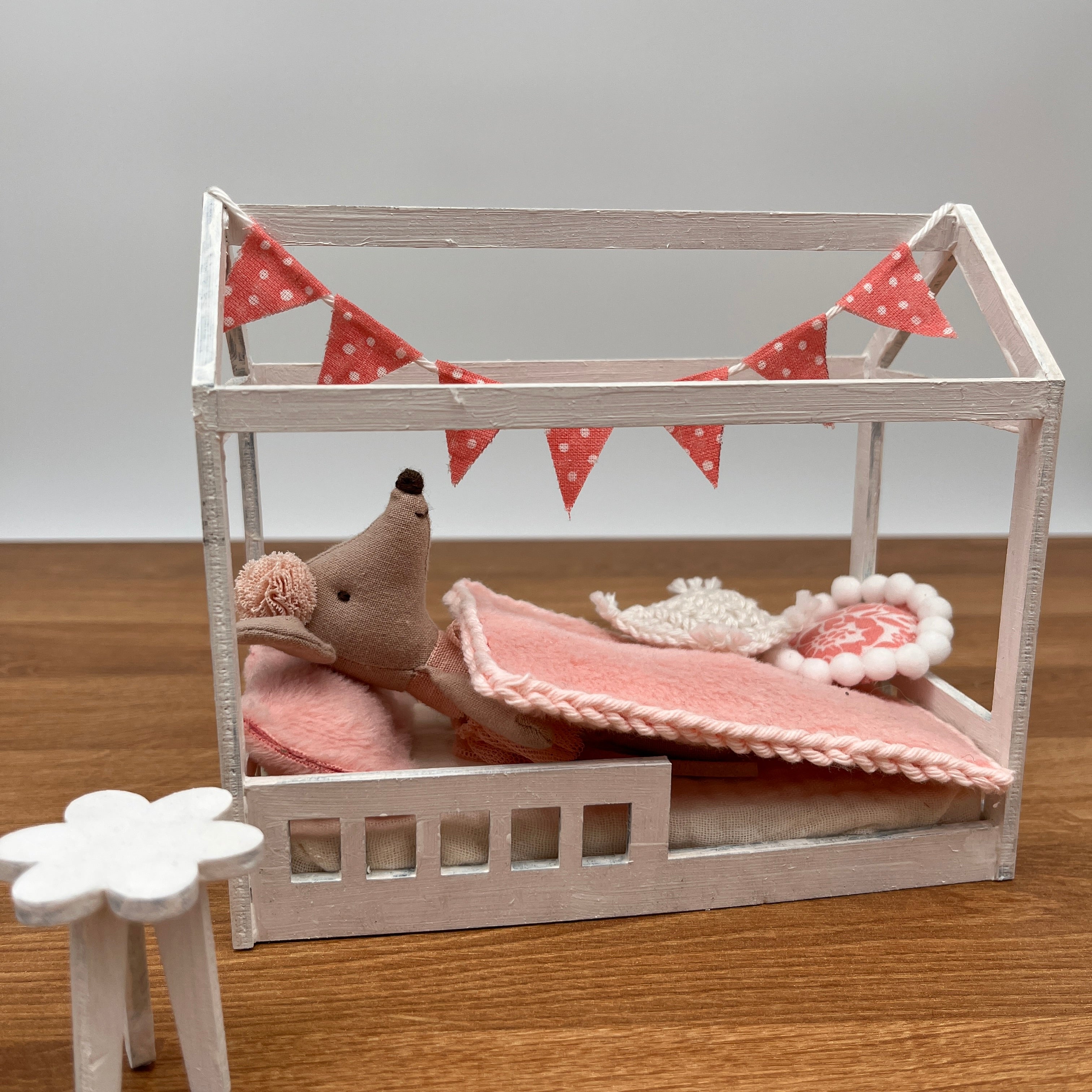 Hausbett Puppenhaus