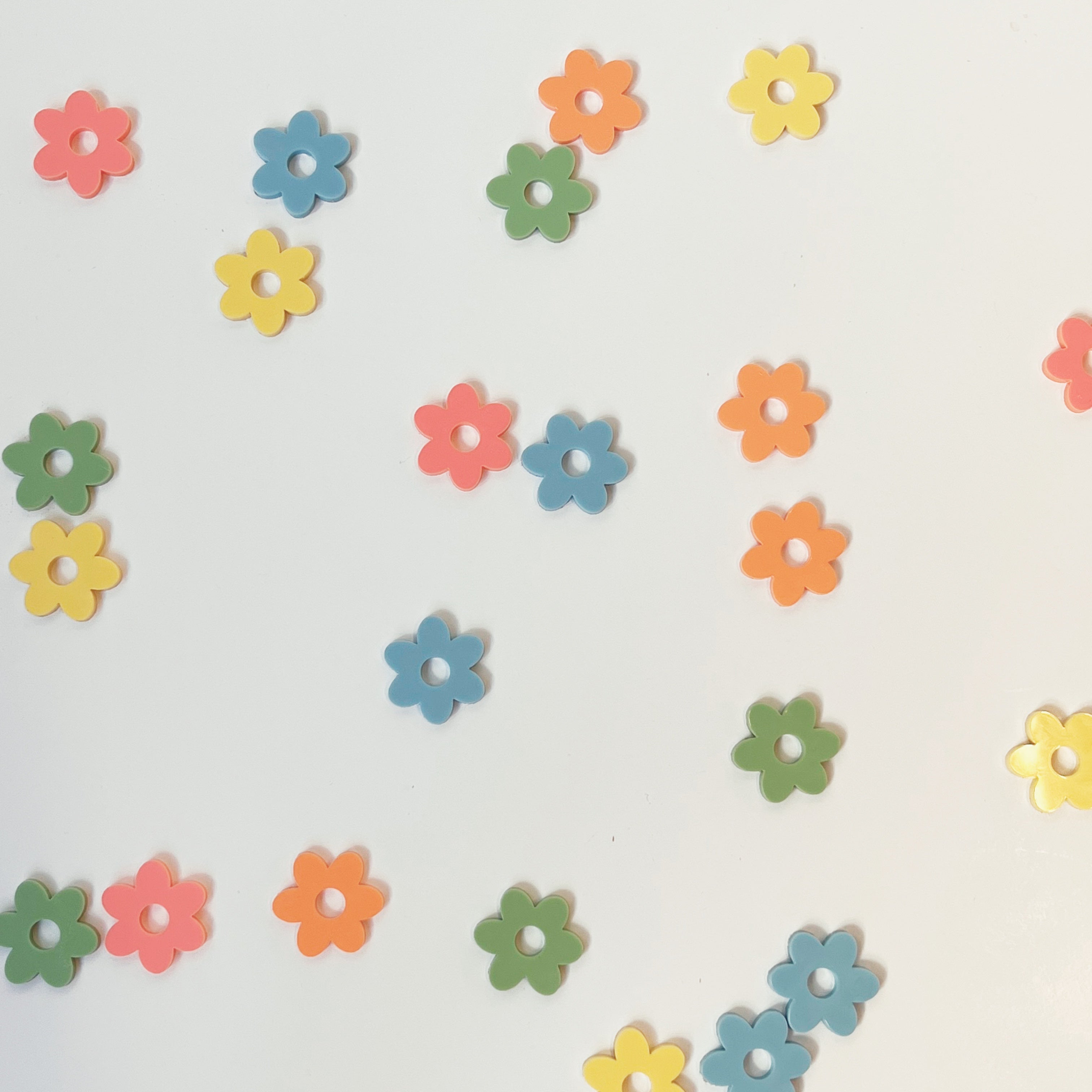 Bunte Blumen Streudeko aus Acryl – wiederverwendbar | Frühling Sommer Tischdeko Kindergeburtstag Hochzeit Geburtstagsteller