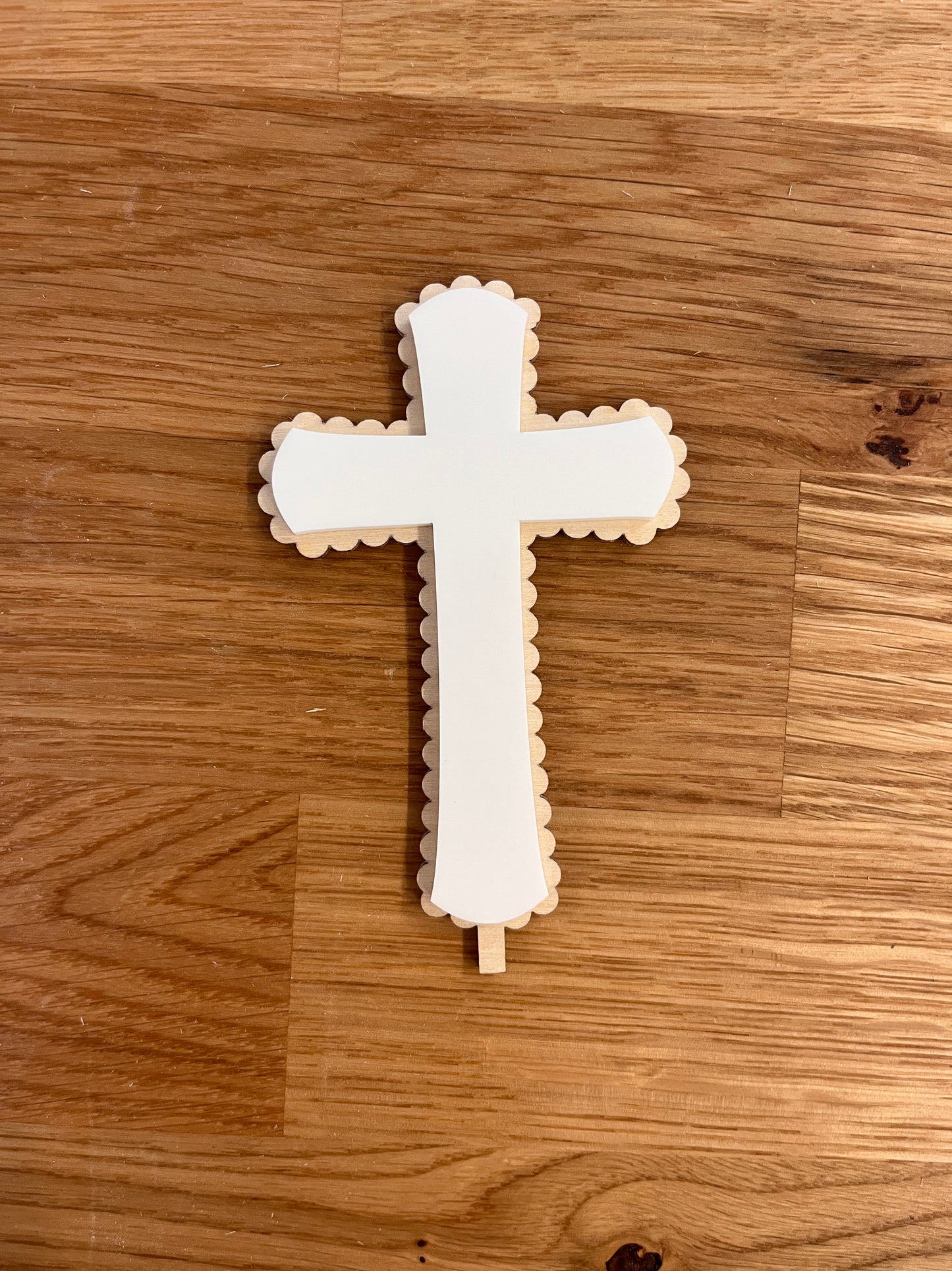 Motivstecker Kreuz mit Acryl weiß auf Holz