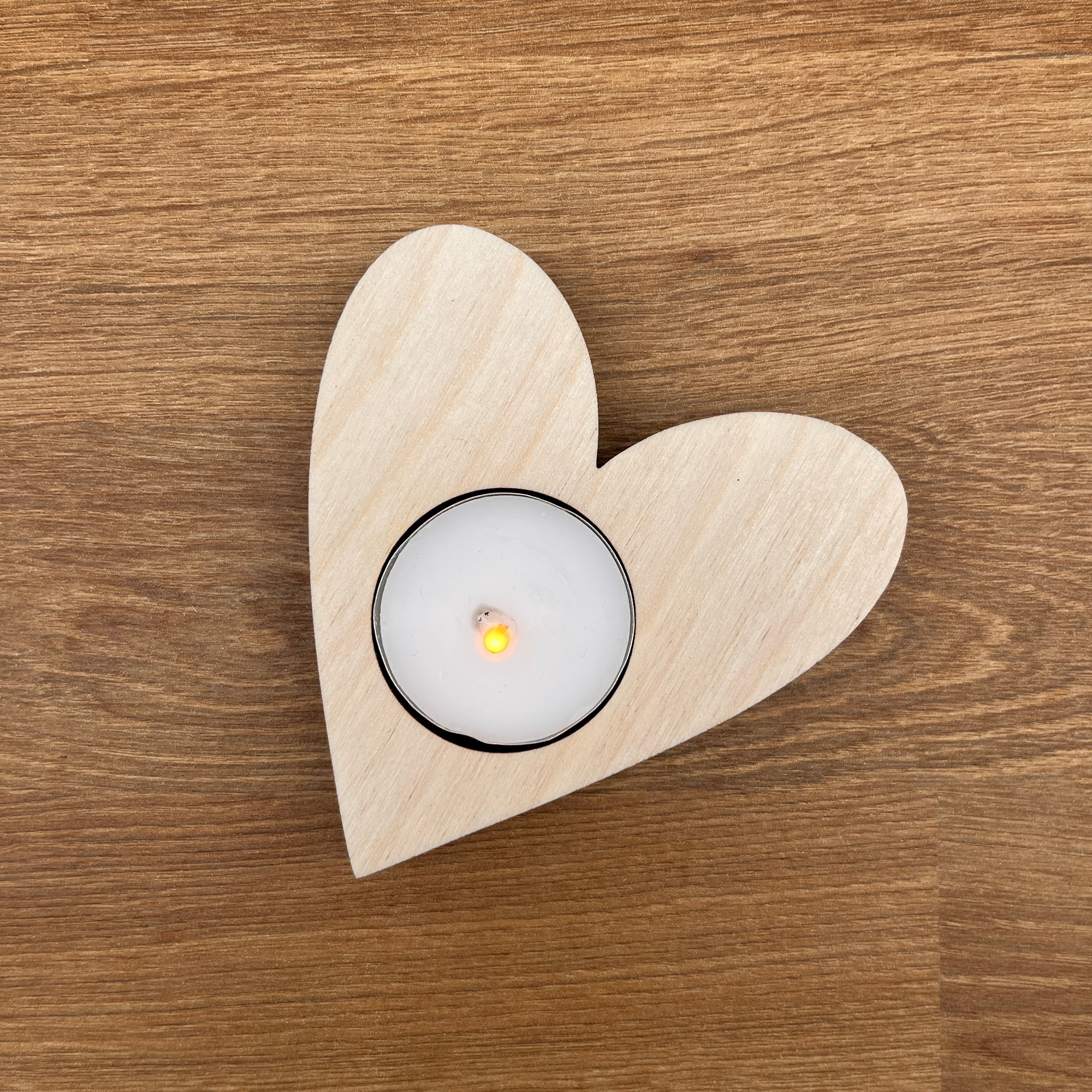 Kerzenhalter Herz mit Teelicht