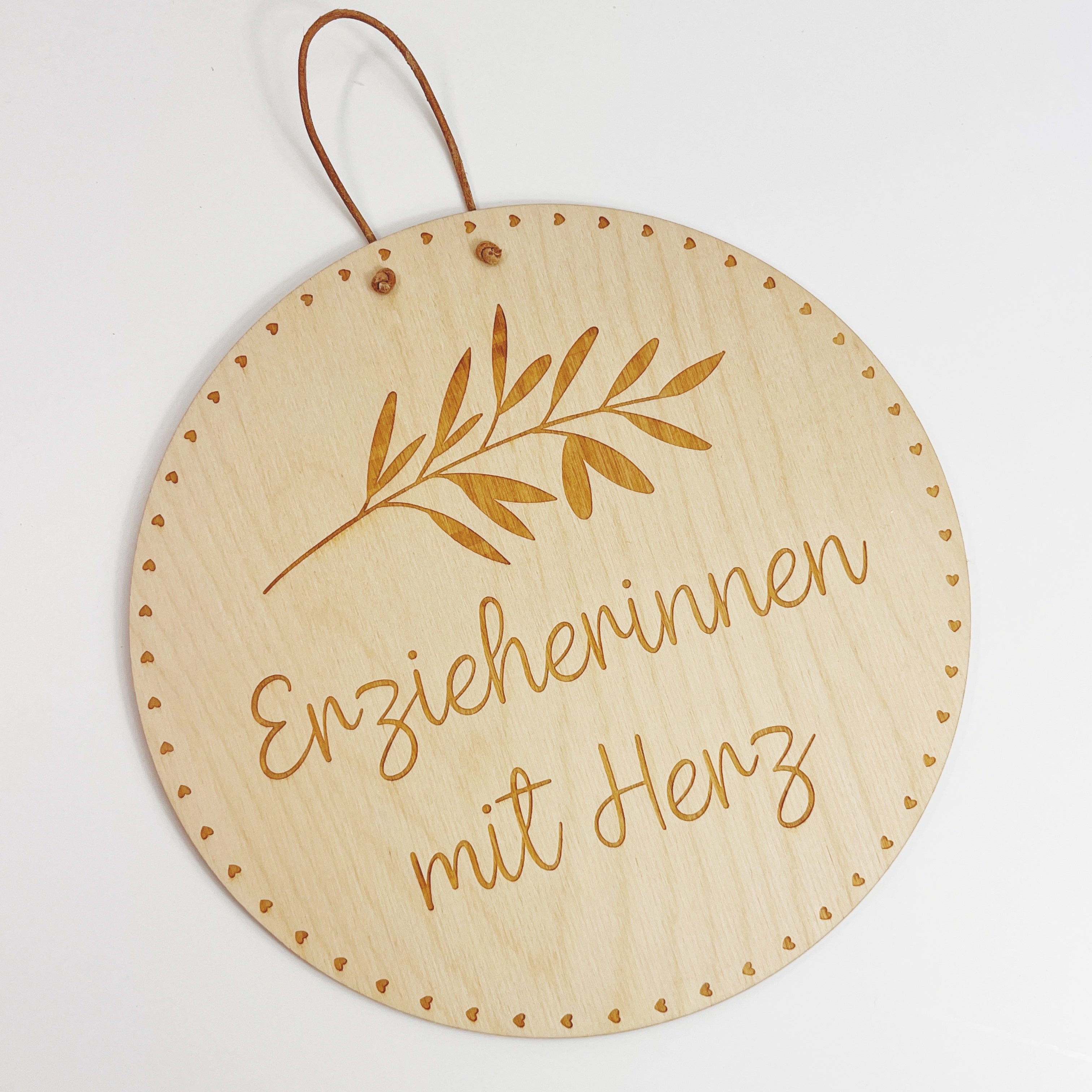 Erzieherinnen mit Herz Schild