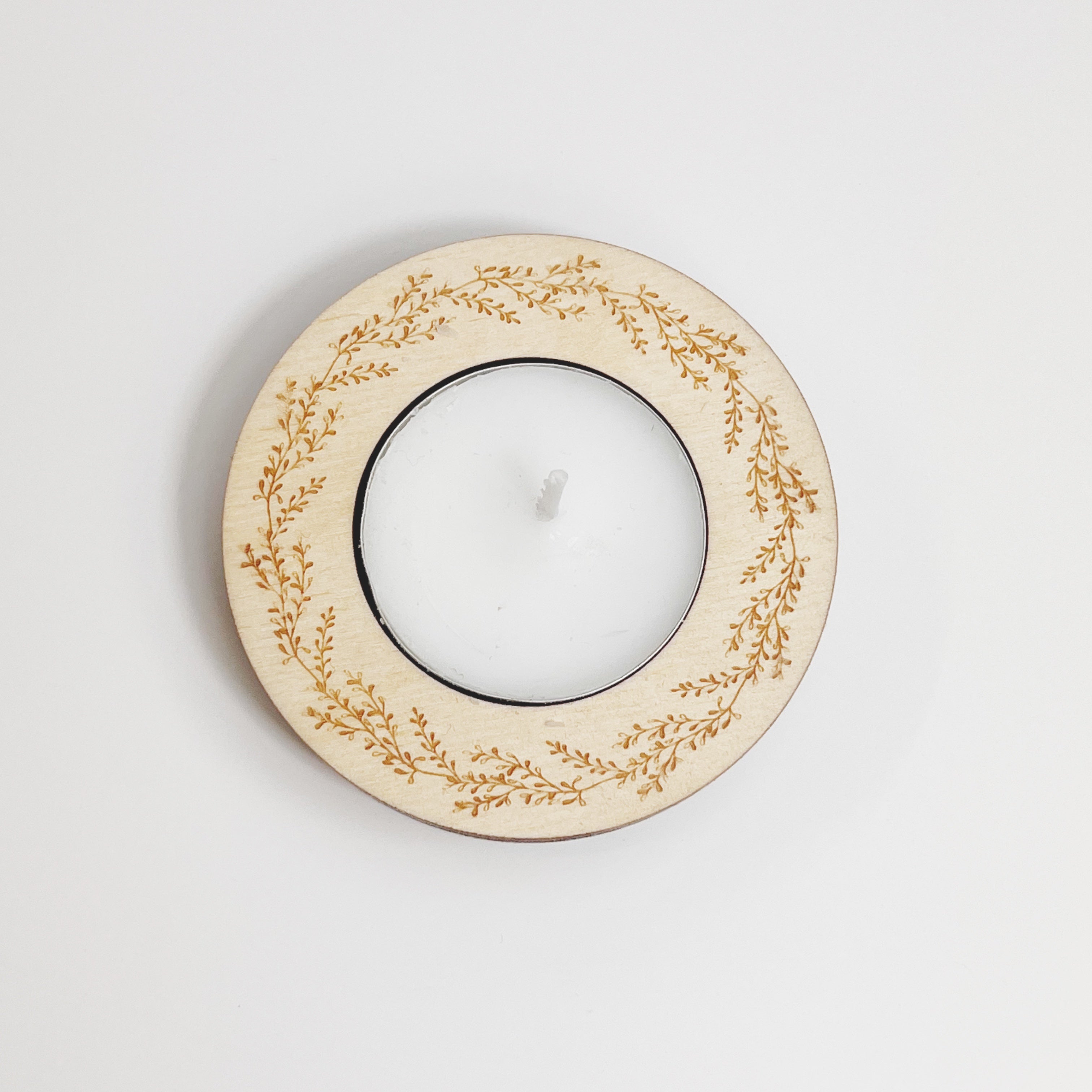 Teelicht rund mit Blätterkranz