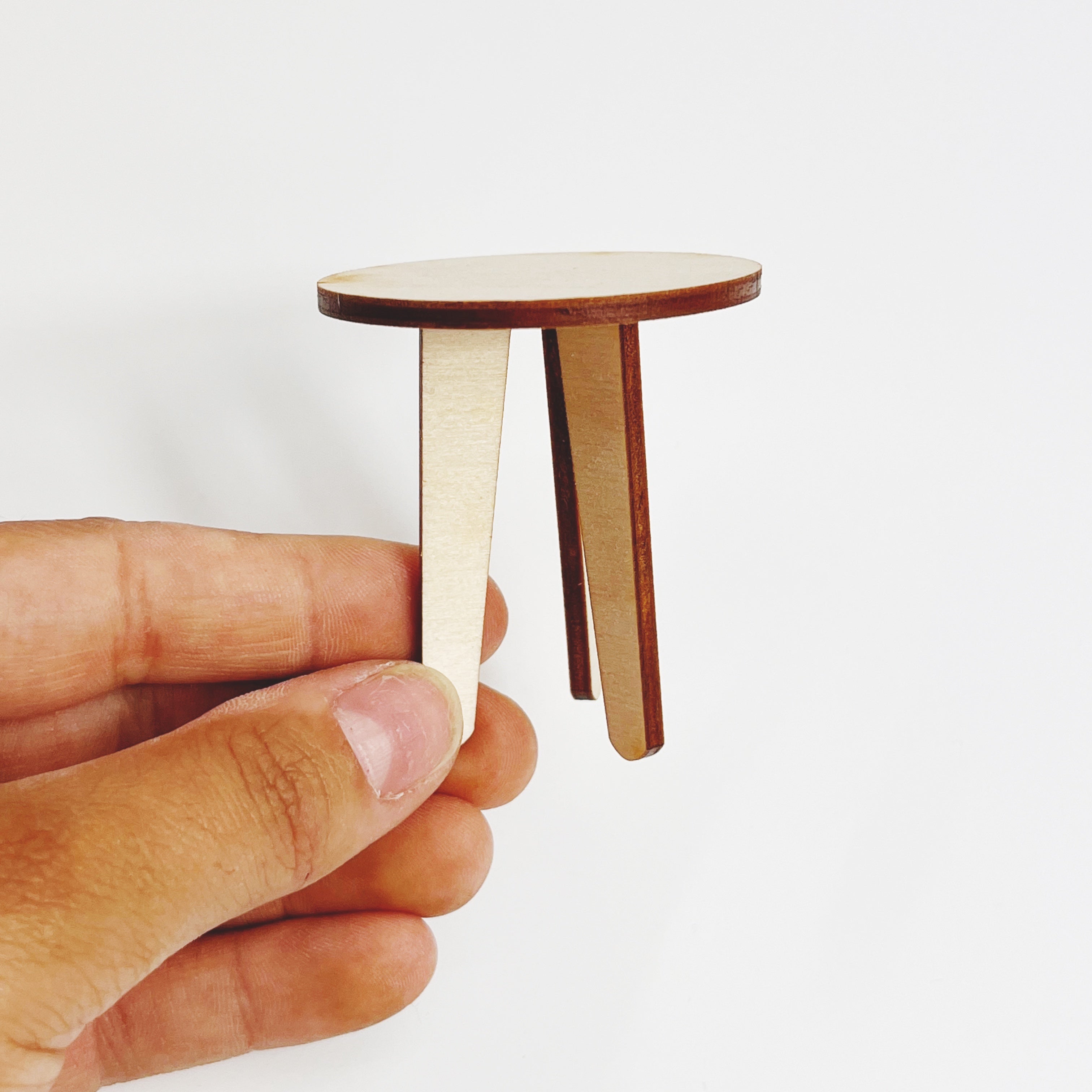 Kleiner Tisch für Puppenhaus