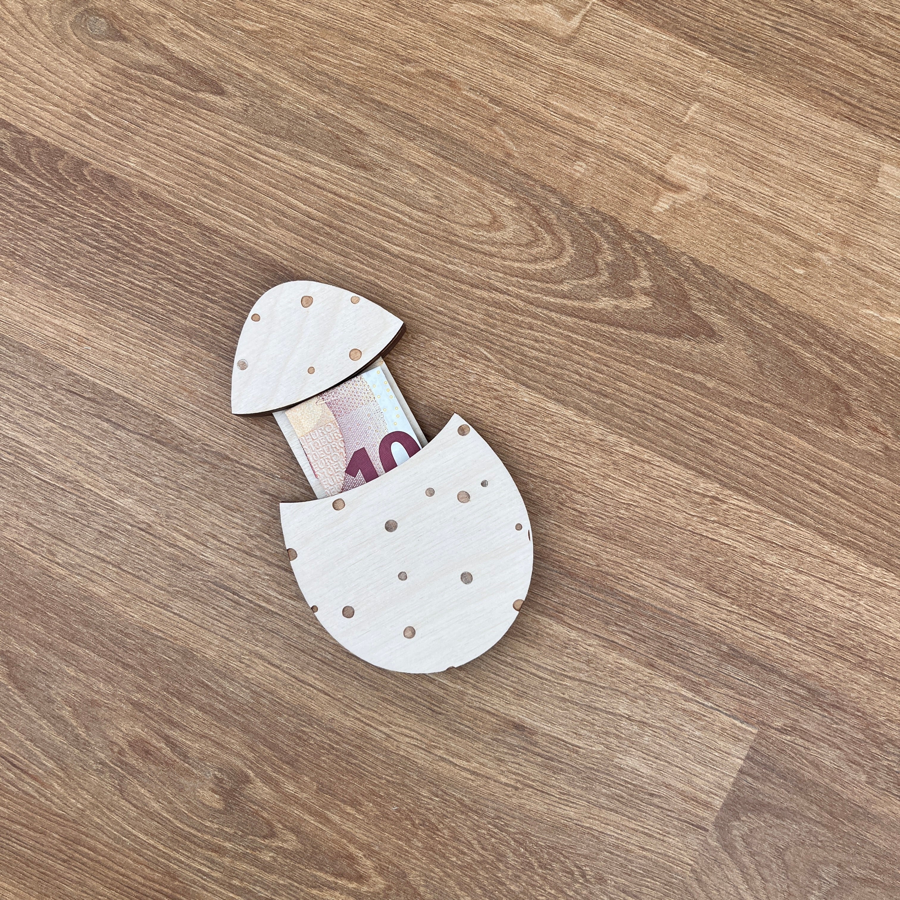 Geldgeschenk Ei mit Punkten