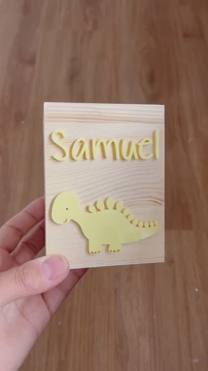 Personalisierter Stiftehalter "Dino" aus Holz/Acryl