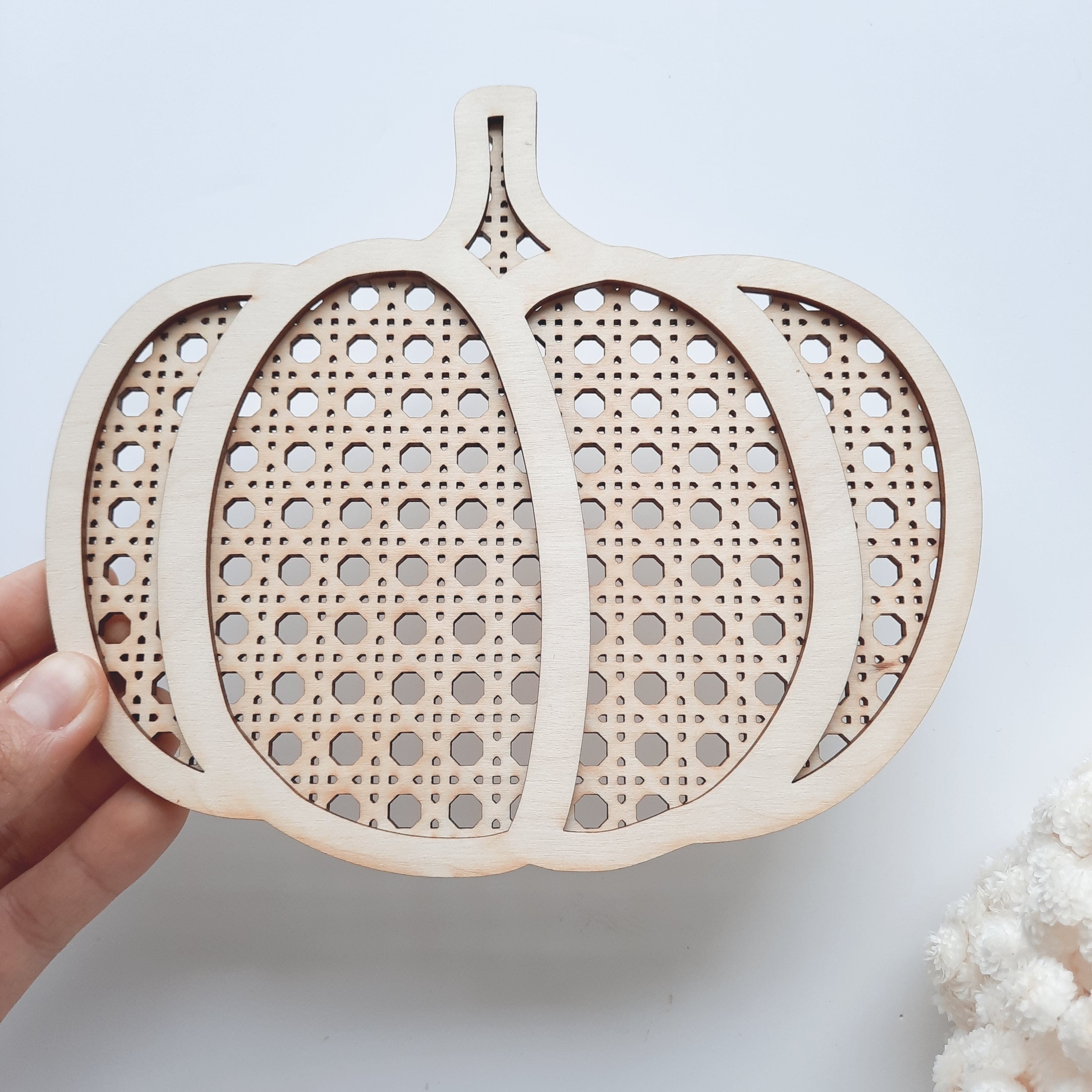 Kürbis aus Wiener Korbgeflecht Optik, Kürbis aus Holz, Kürbis Herbstdekoration