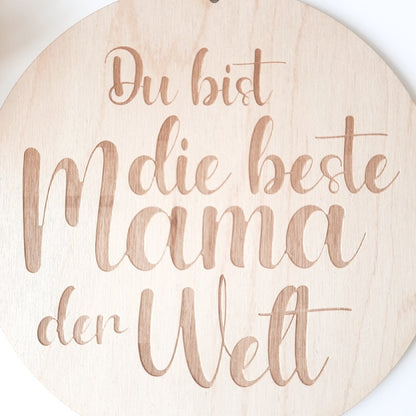 Holzschild mit graviertem Text