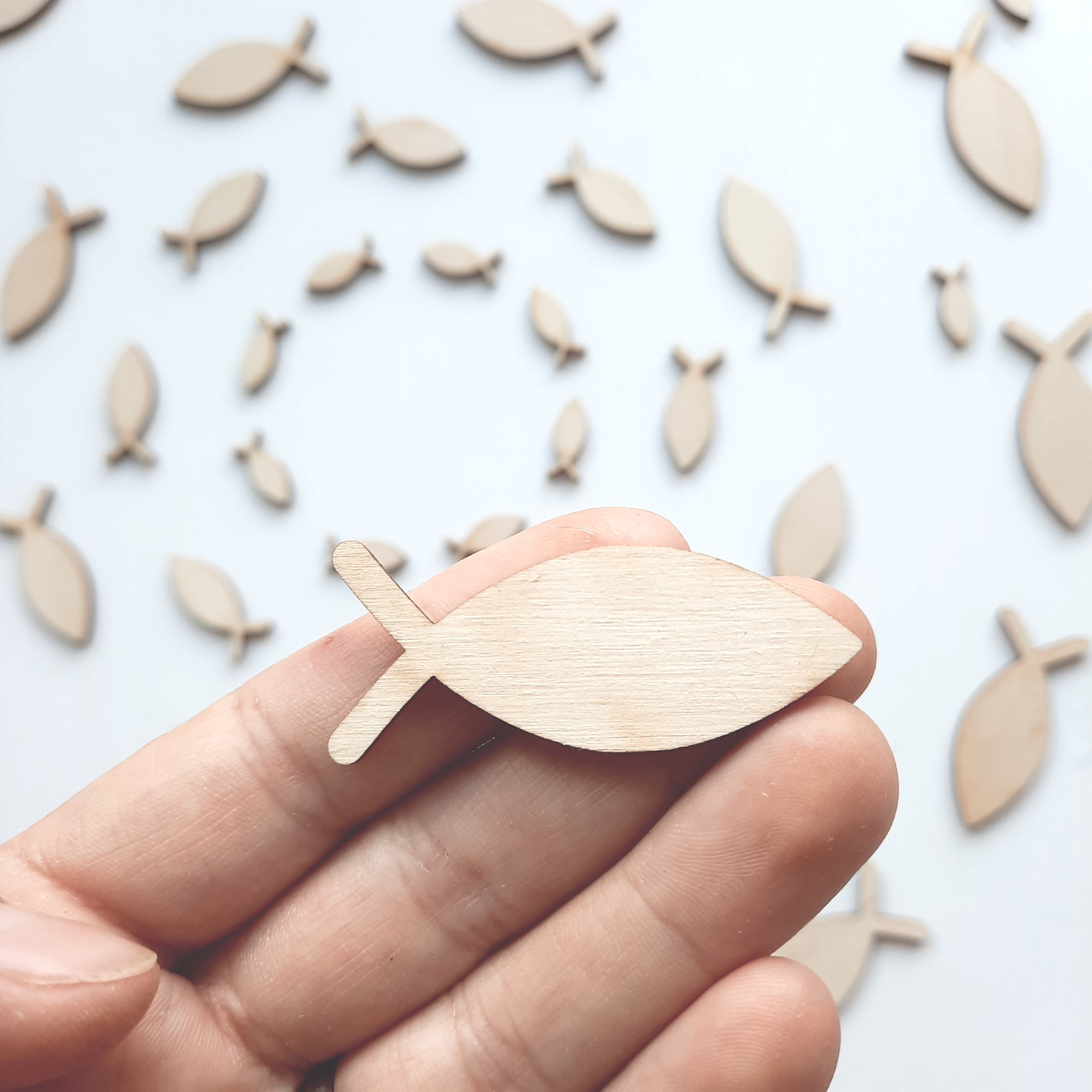 Streudeko Fische, Fische aus Holz, Tischdekoration, Tischdeko Taufe, Geschenkdekoration