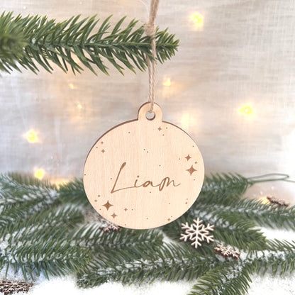 Personalisierte Christbaumkugeln, Weihnachtskugeln aus Holz personalisiert mit Namen, Weihnachtsbaum Schmuck aus Holz