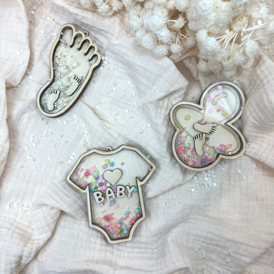 Bastelset Schüttelkugel-Anhänger Babyshower, Baby Body, Schnuller, Fußabdruck