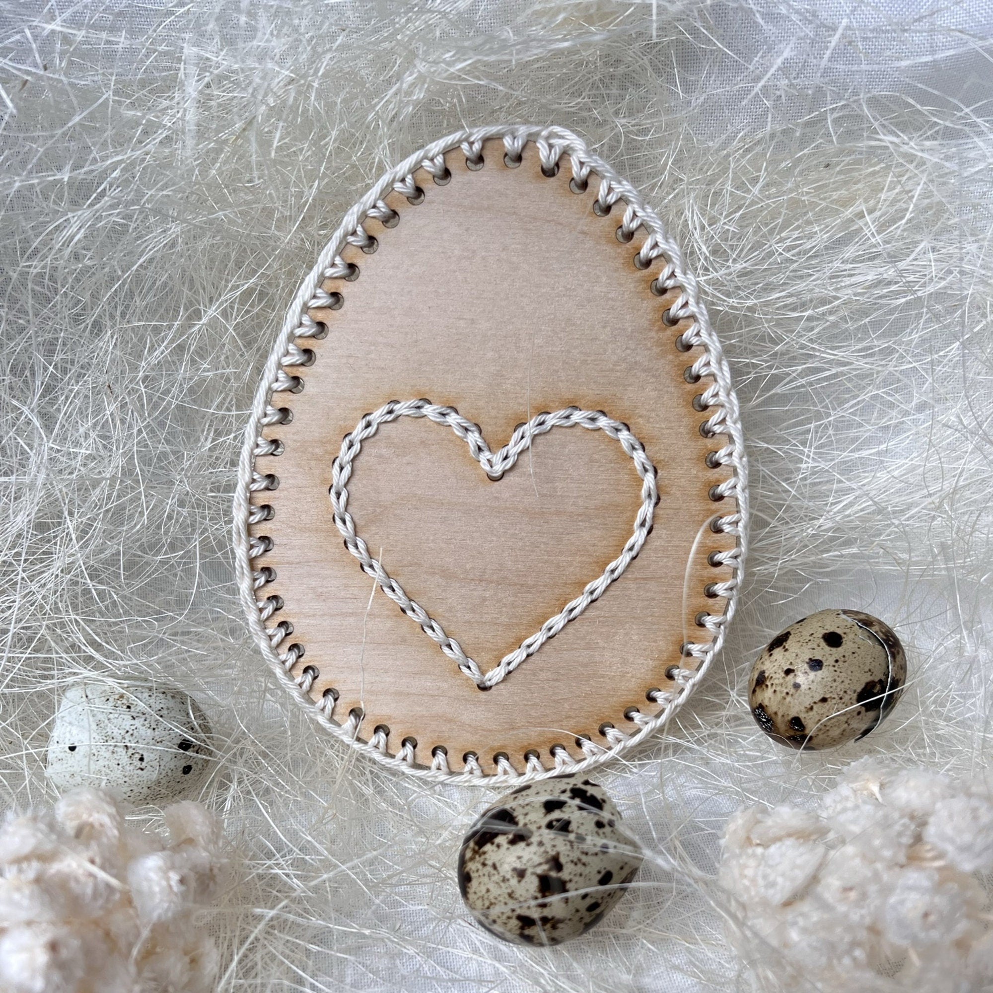 SVG Datei Aufhänger für Ostern, Eier zum Sticken, Osterbasteln, Eier-Anhänger Ostern
