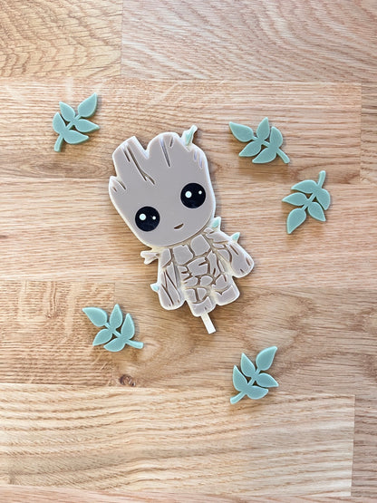 Motivstecker Groot inspired aus Acrylglas für Personalisierten Geburtstagsteller mit Vase und Kerze, Kerzenplatte, Geburtstagskranz
