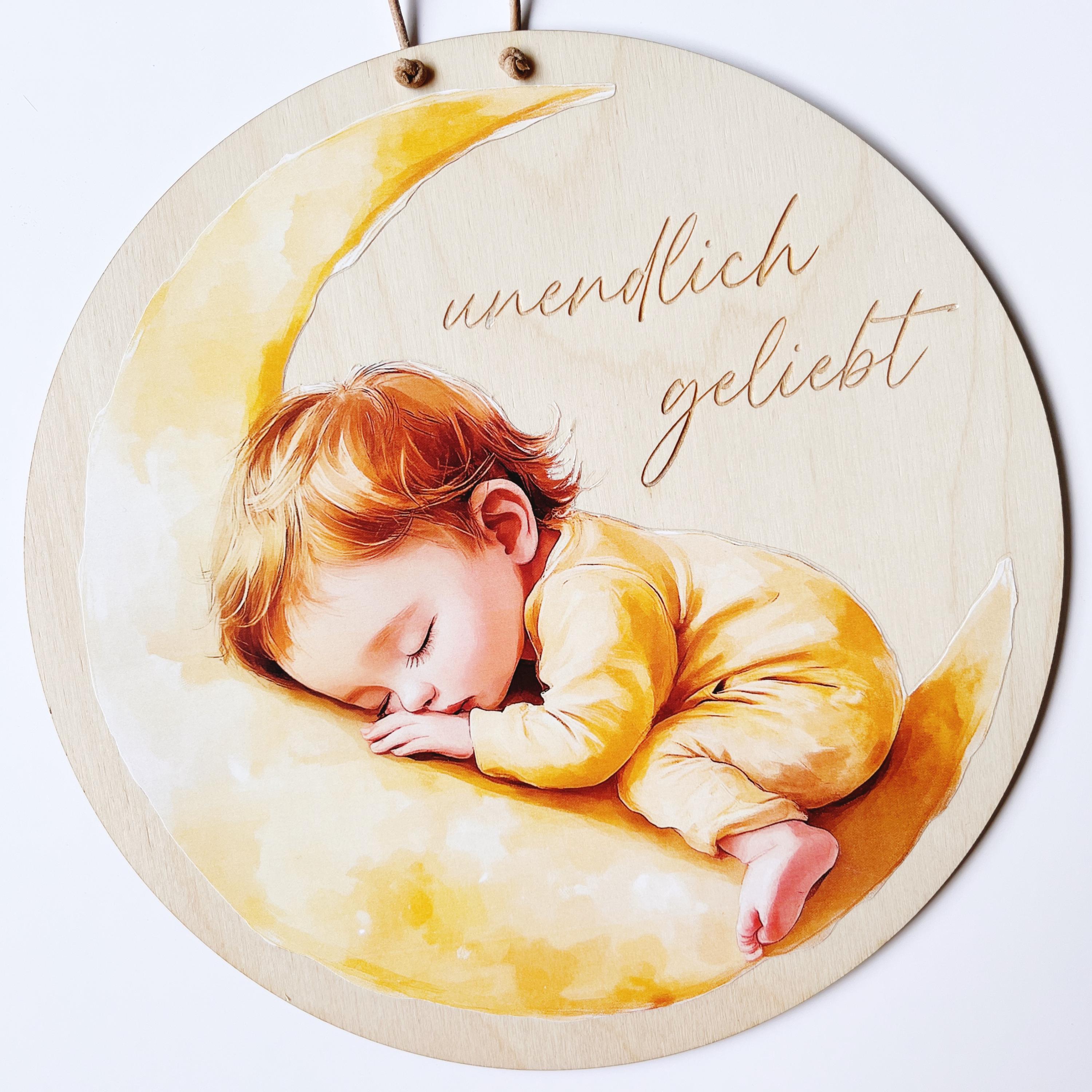 Holzschild mit schlafendem Baby auf Mond, "Unendlich geliebt" Schild, Geschenk zur Geburt