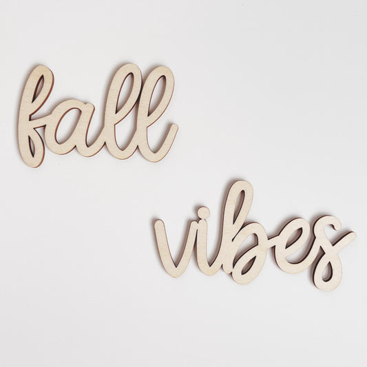 Schriftzug "fall vibes" Herbstdeko, Holzschrift, Text aus Holz, Herbst Wandbehang, Wanddeko