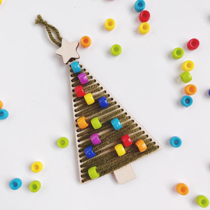 Bastelset Weihnachtsbaum bunt, Basteln für Kinder und Erwachsene, Tannenbaum Sticken, Tannenbaum mit Perlen, Christbaumanhänger mit Perlen