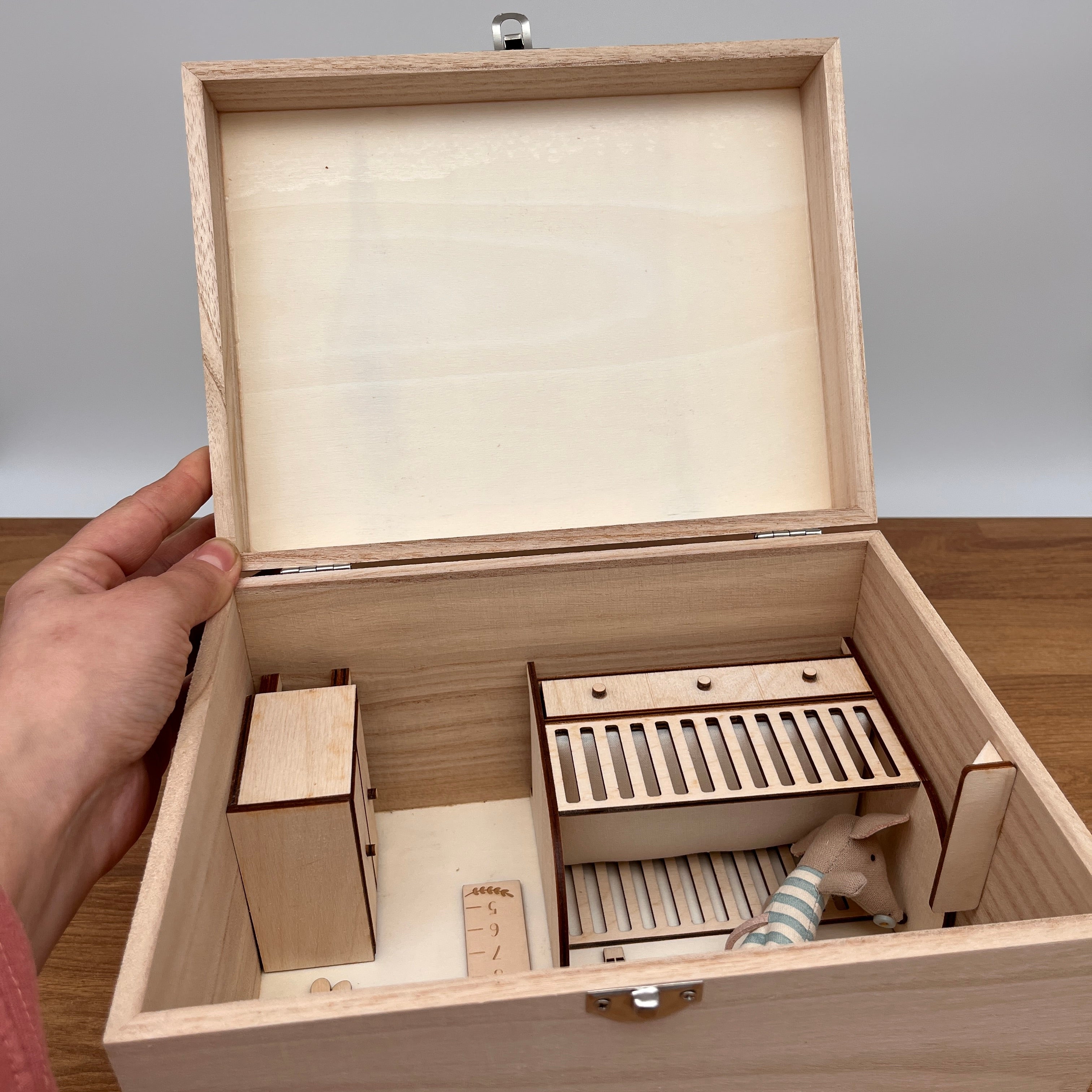 Koffer aus Holz