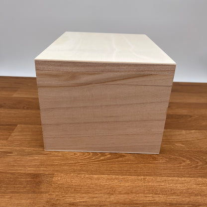 Koffer aus Holz