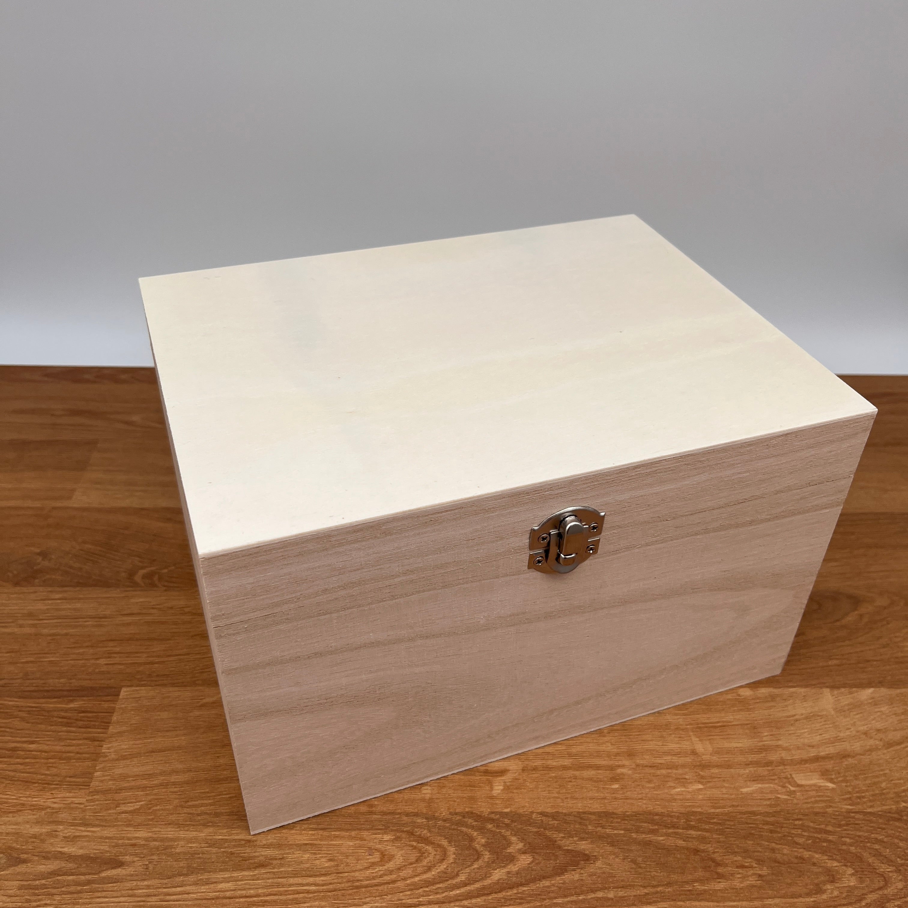 Koffer aus Holz